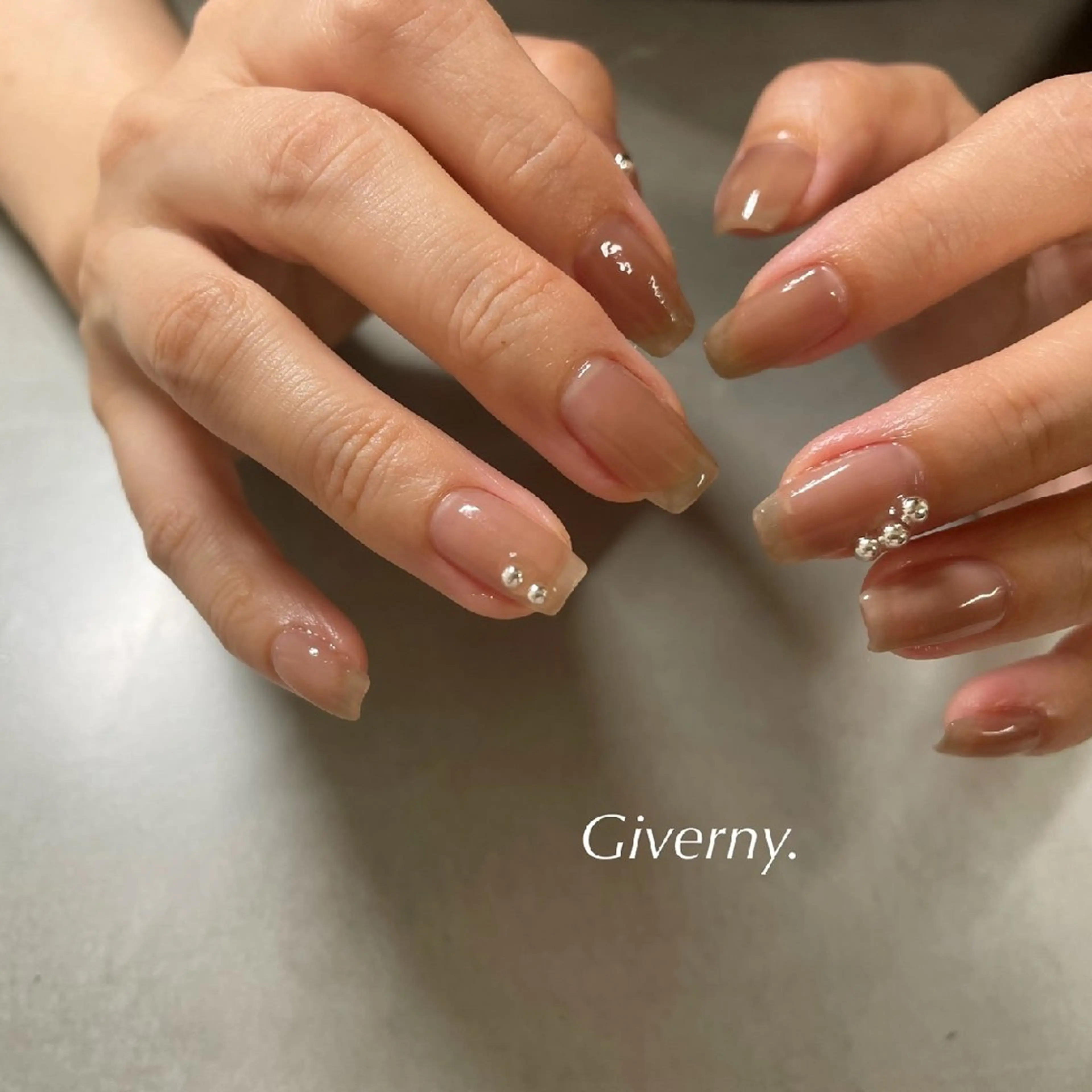 ネイル ワンカラーネイル シンプルネイル ハンドネイル Giverny .のネイルデザイン