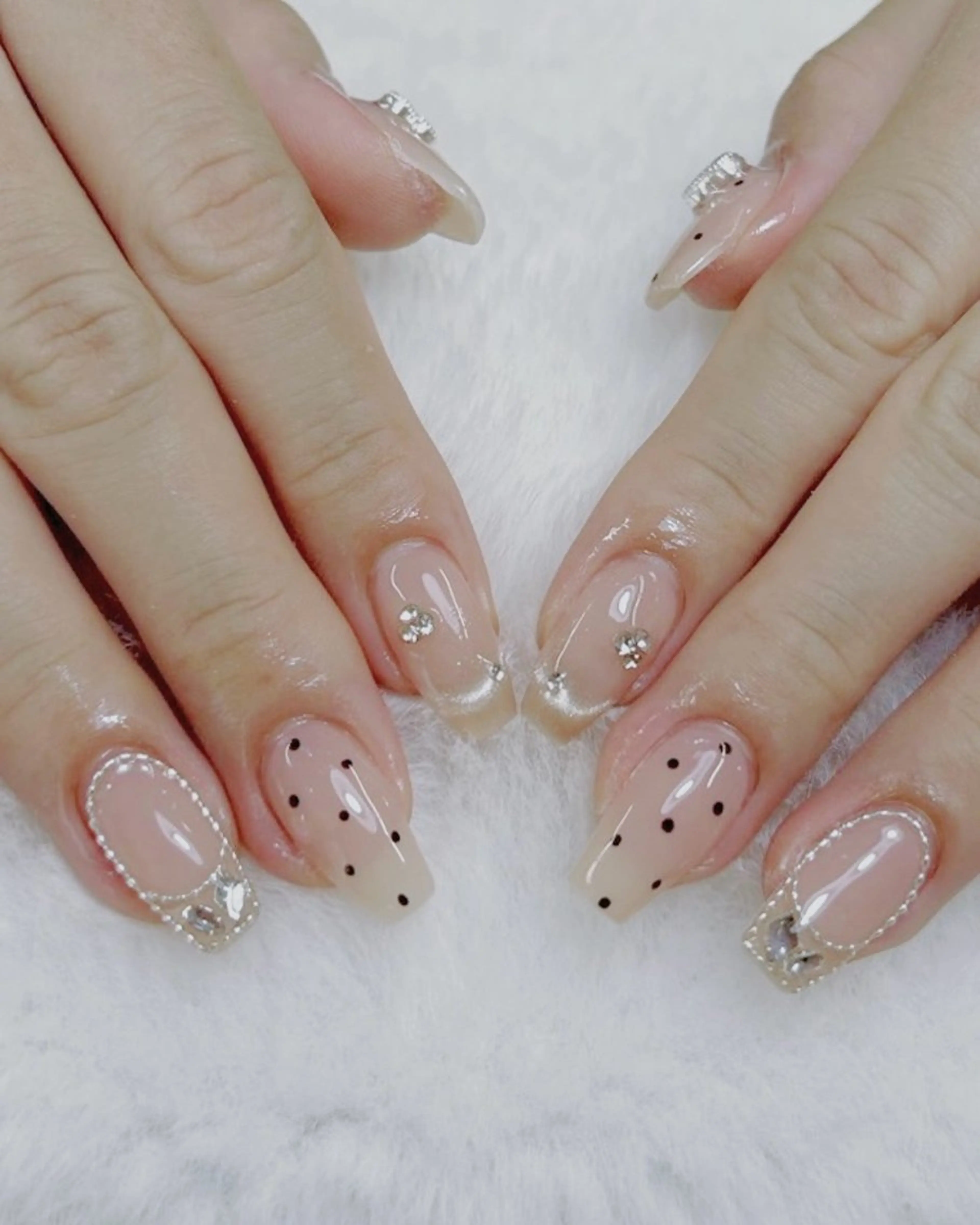 ネイル ドット 韓国ネイル ワンホンネイル ハンドネイル Speraネイル 大宮店🎀のネイルデザイン