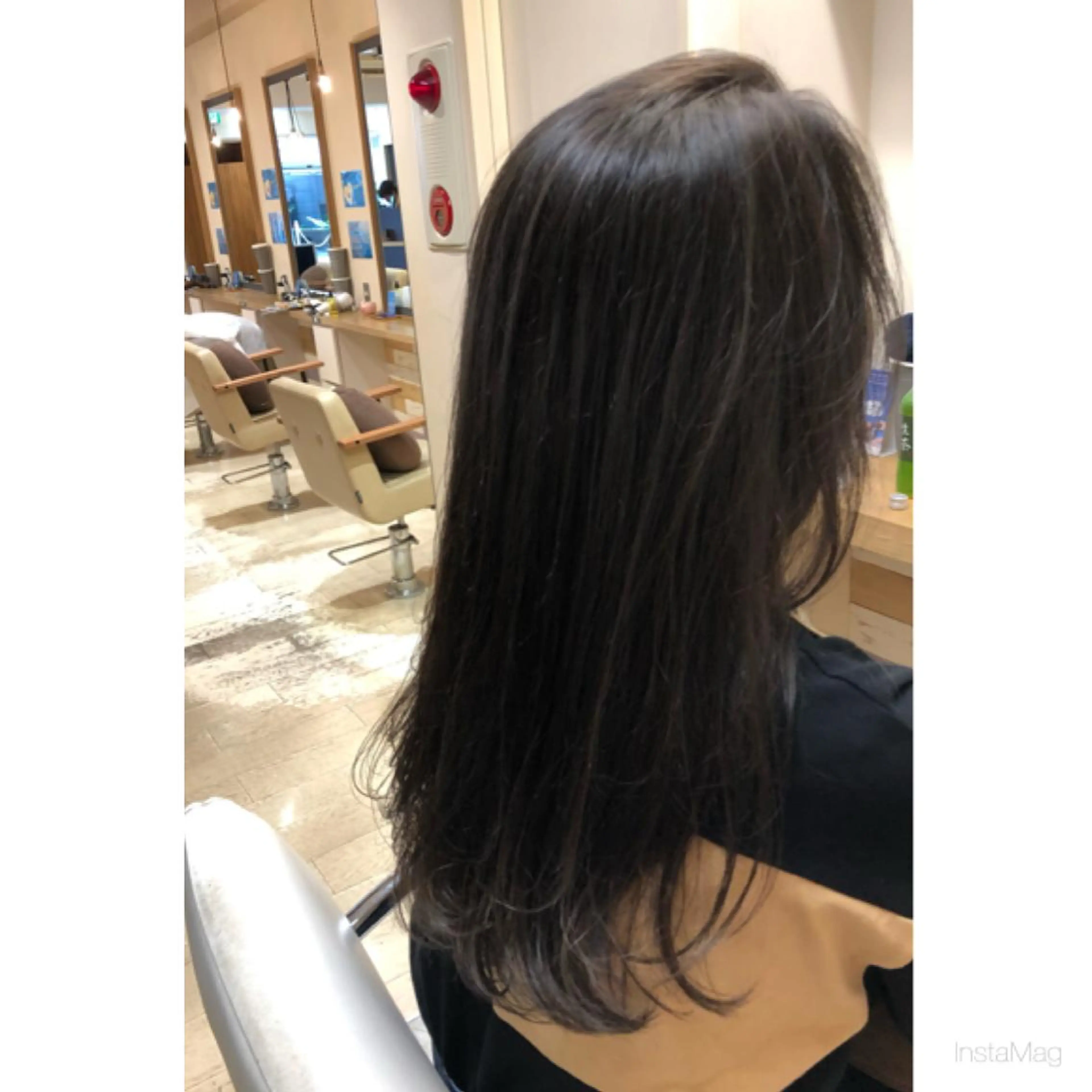 ロング カラー アッシュ 透明感カラー ヘアカラー 岩間 香純のヘアスタイル