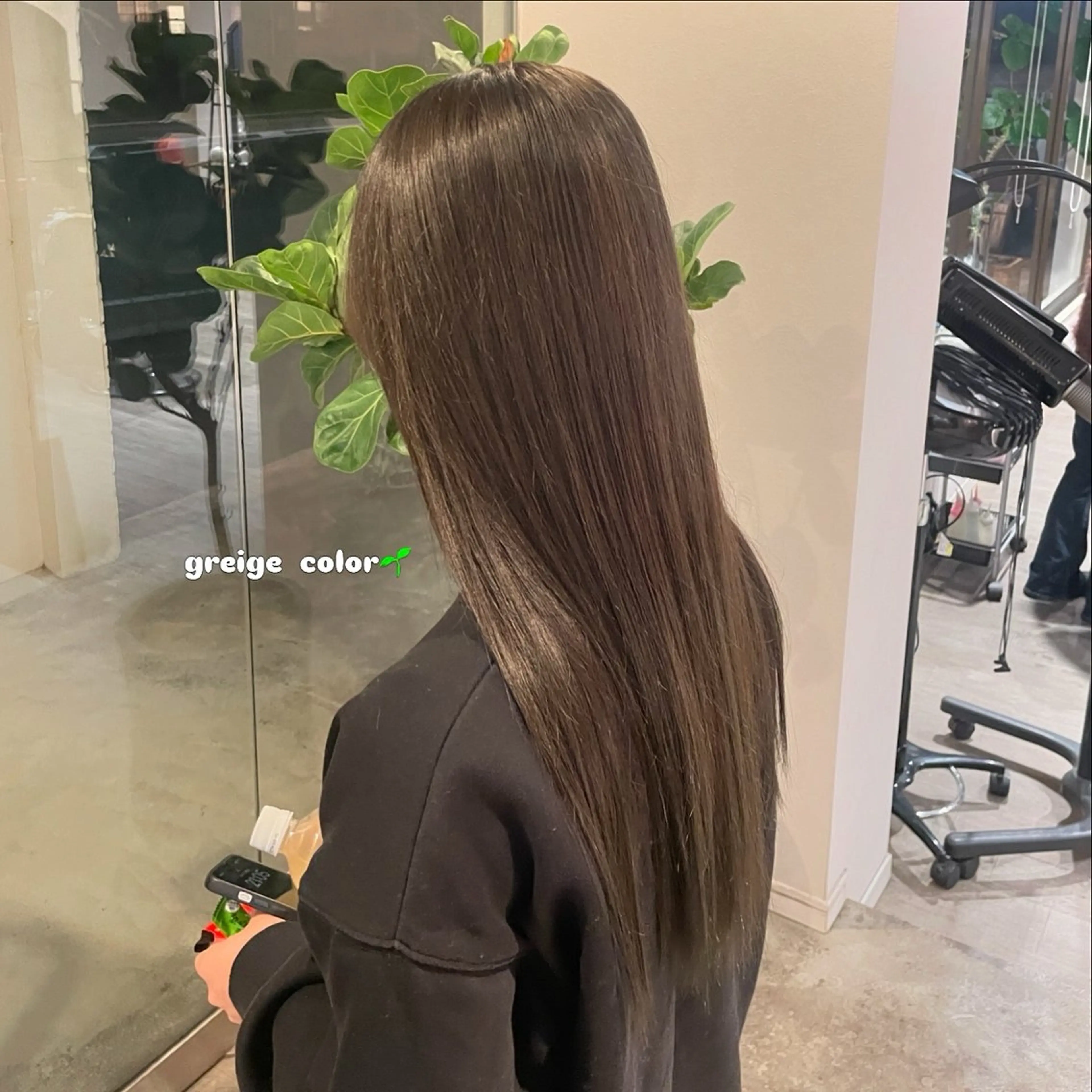 ロング 南場 智美のヘアスタイル