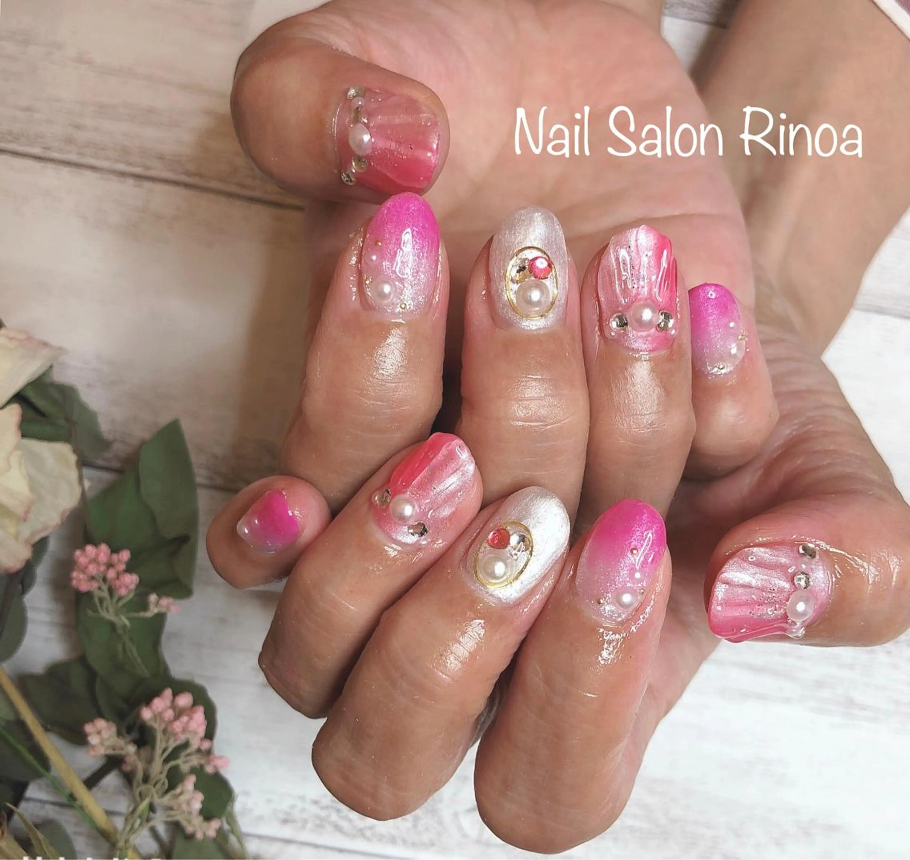 ネイル 持ち込み ストーンネイル Nail Salon Rinoaのネイルデザイン