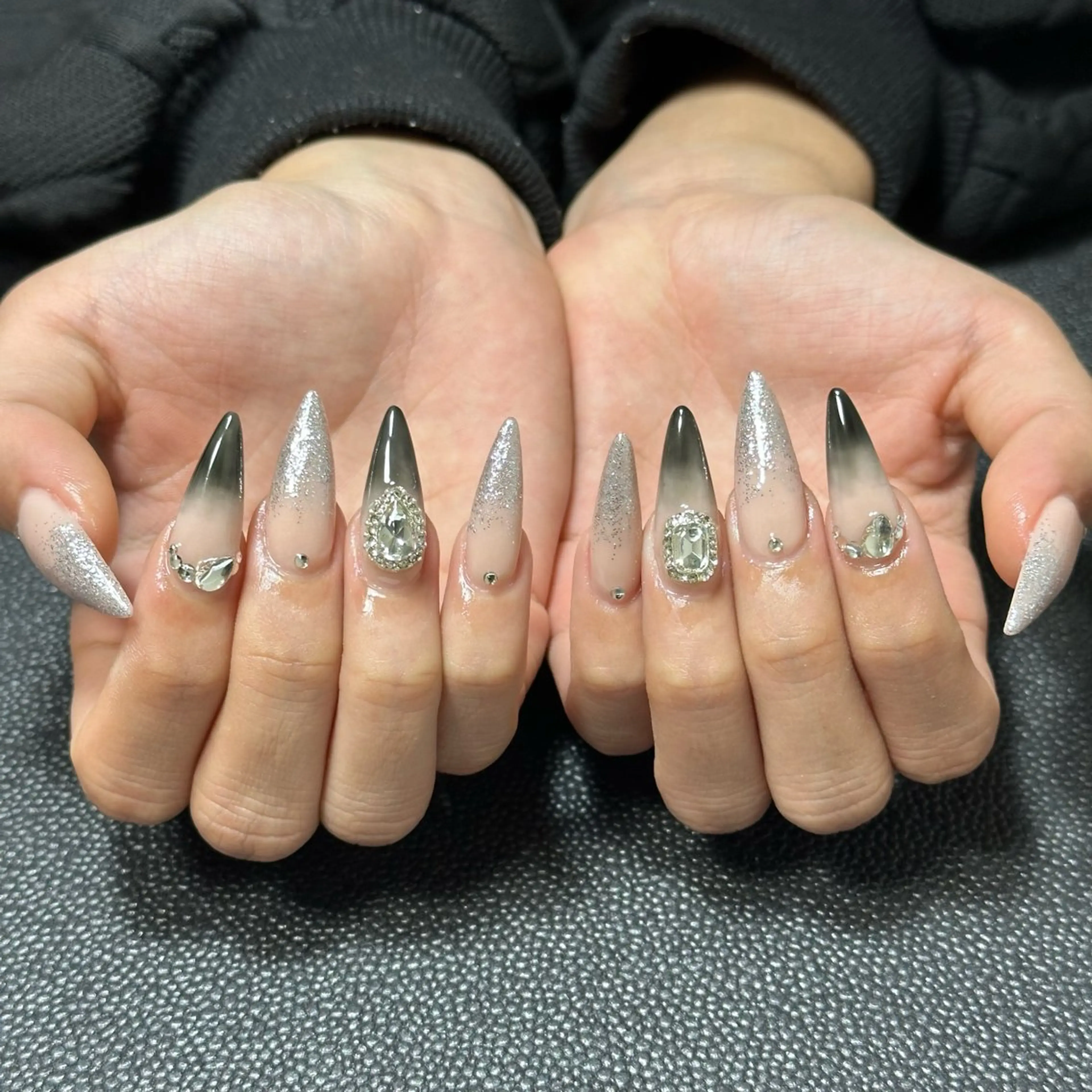 ロング BeautySalonKREI所属・KREI NORIKAのネイルデザイン