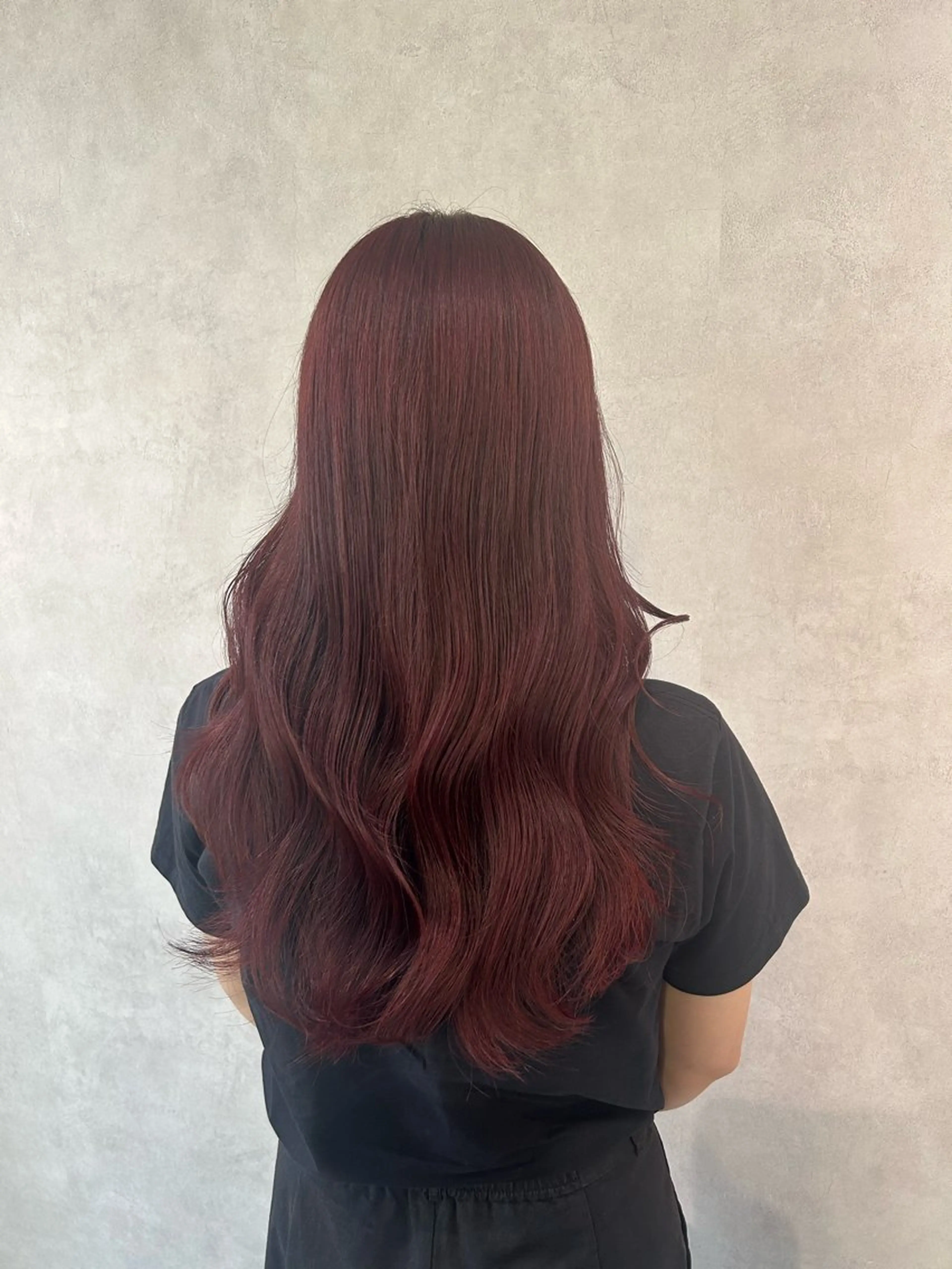 ロング カラー 黒髪 ラベンダーカラー レッドカラー 透明感カラー🫧 /有野ひかりのヘアスタイル