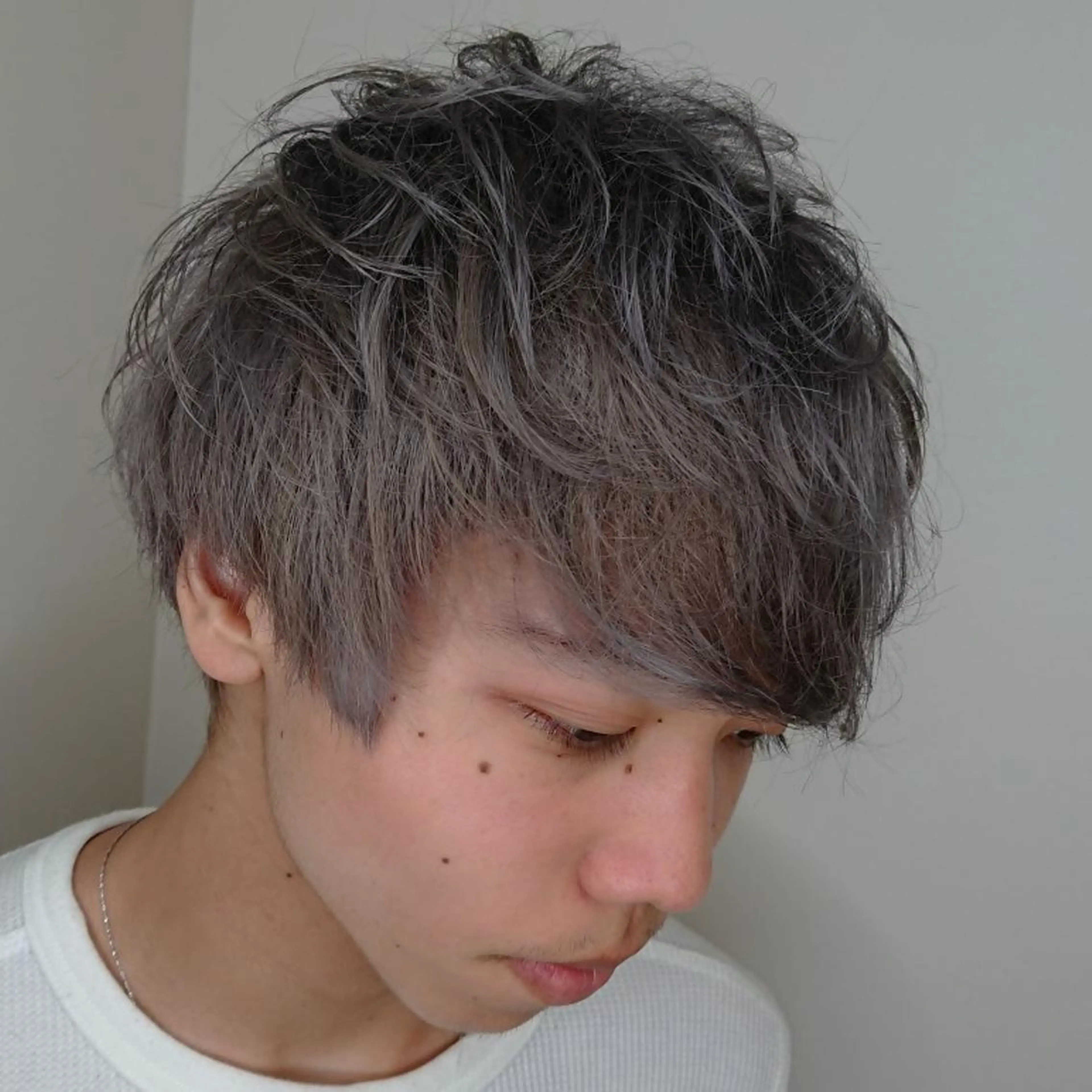 メンズ カラー ヘアアレンジ シルバー カット ヘアカラー ブリーチ/ヘアケア/ 艶髪/イギチハルのヘアスタイル