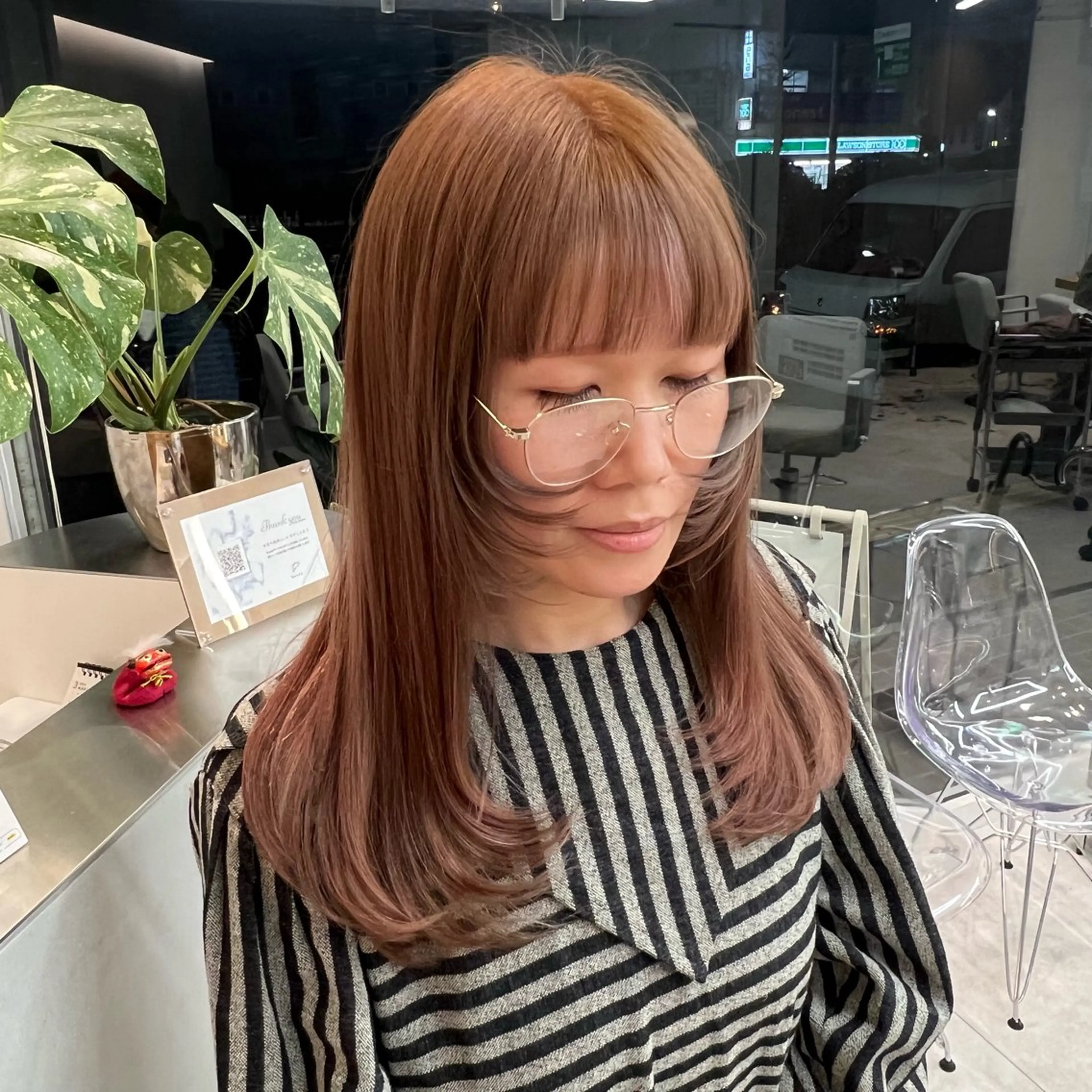 ロング 小森聖奈 韓国風レイヤーカットのヘアスタイル