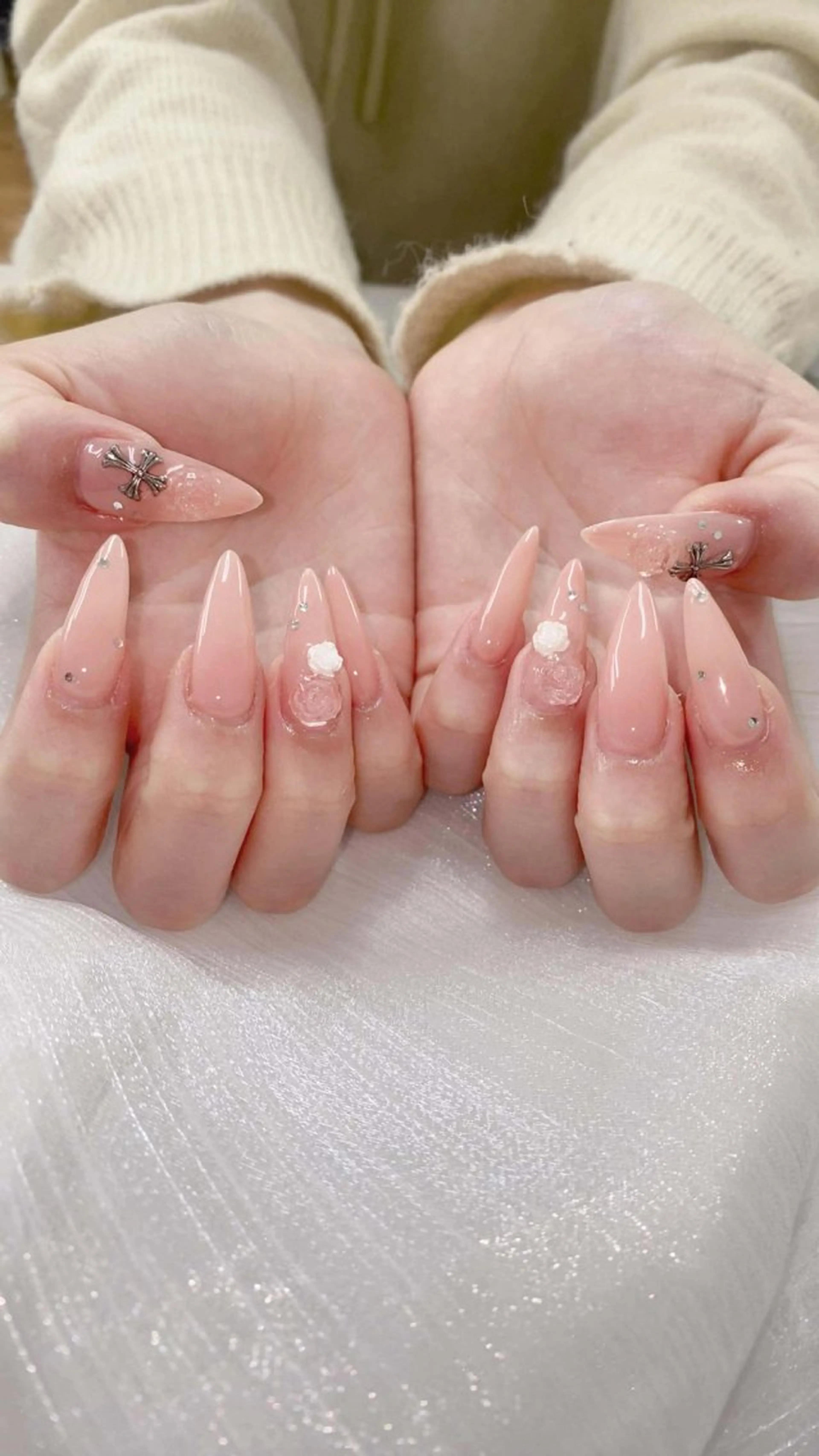 ネイル 成人式 フレンチネイル グラデーション 韓国ネイル マグネットネイル ハンドネイル ハンドケア Hara Nail 【パラジェル使用】のネイルデザイン