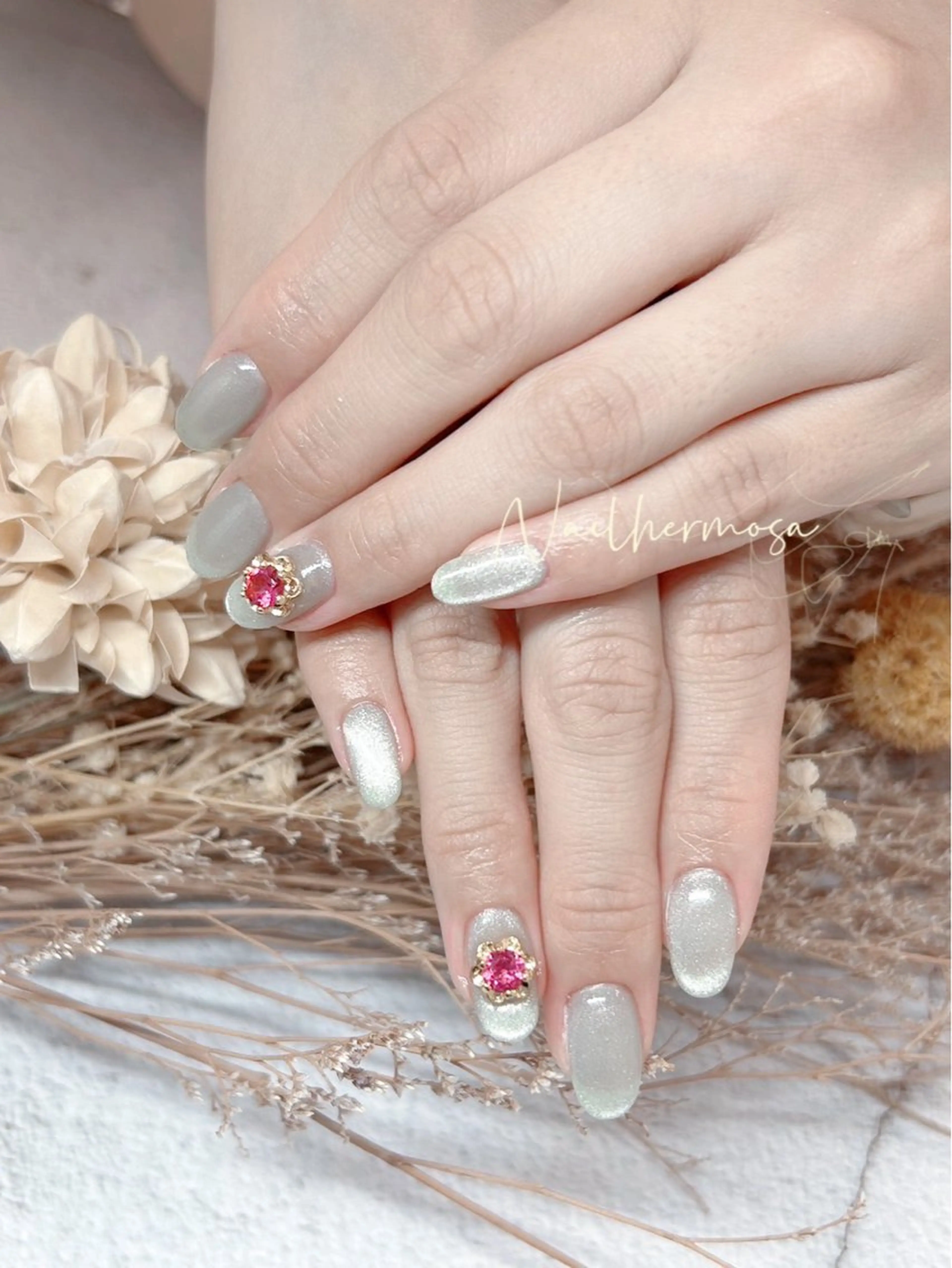 ネイル 長さ出し フラッシュネイル フットネイル ジェルネイル マグネットネイル ハンドネイル エルモサ YURIKAのネイルデザイン