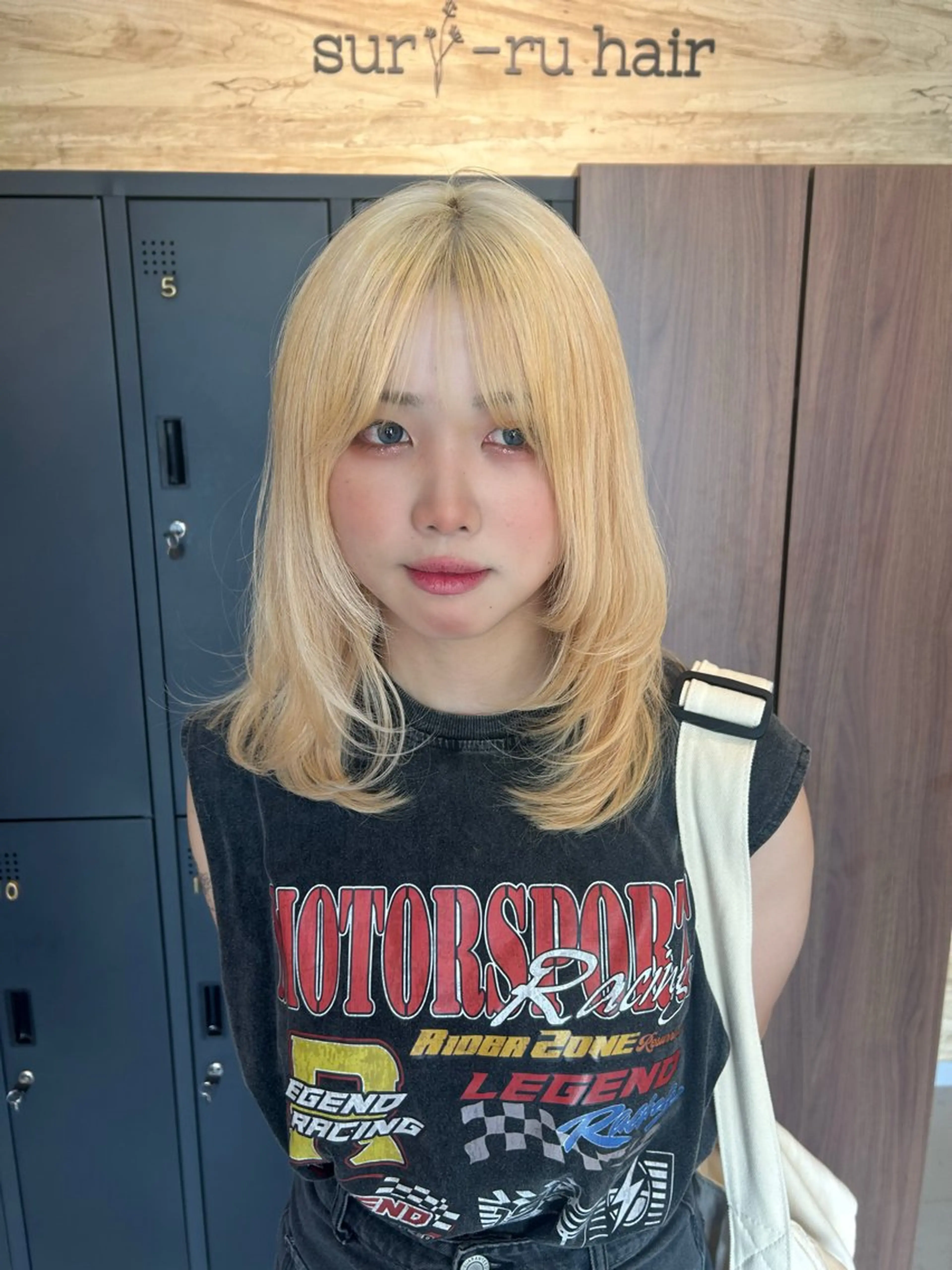 セミロング カラー suri-ru hair【スリールヘアー】所属・FURUSAWA AOIのヘアスタイル