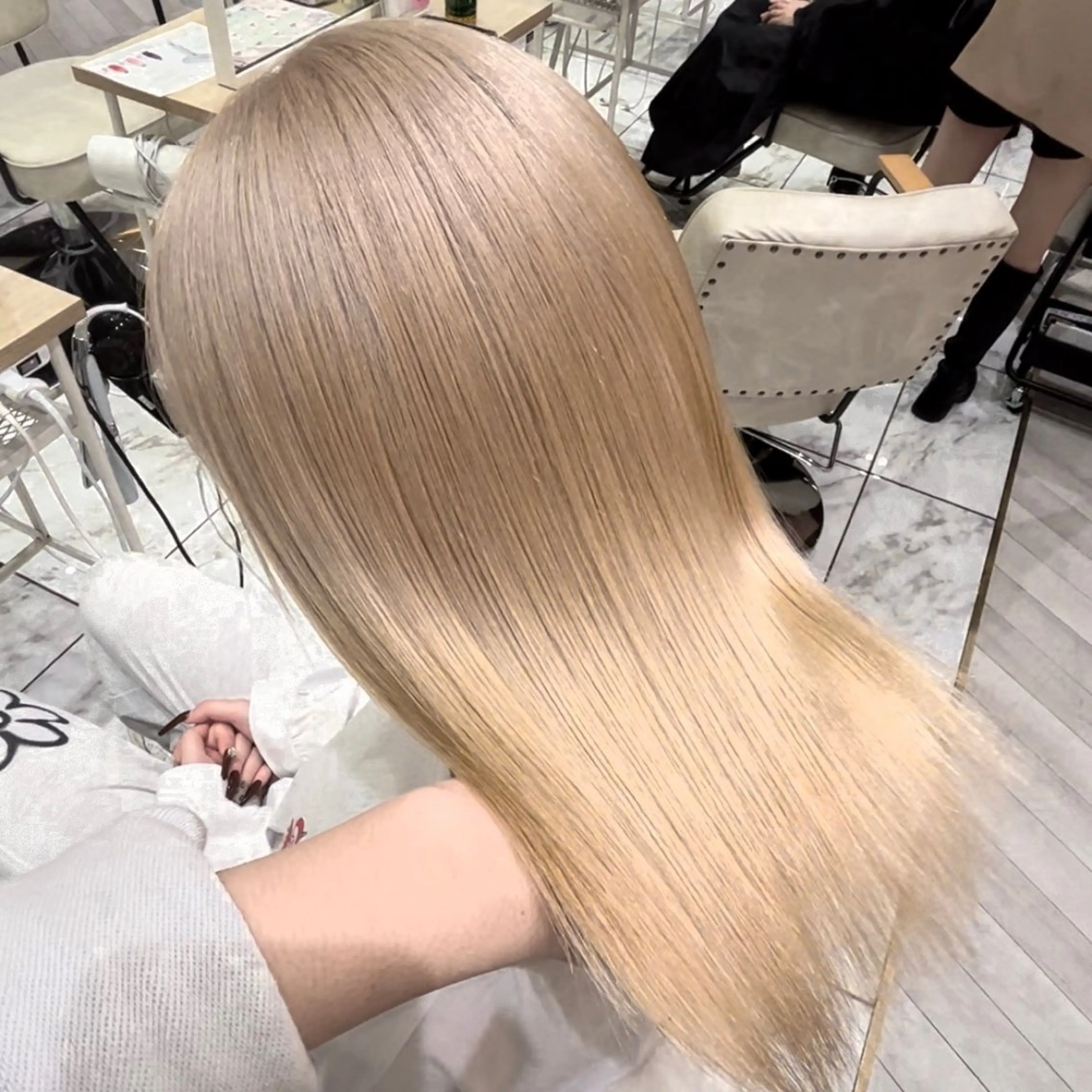 ミディアム カラー ブリーチ ダブルカラー 🥇メンズパーマ /縮毛矯正/木村神心のヘアスタイル