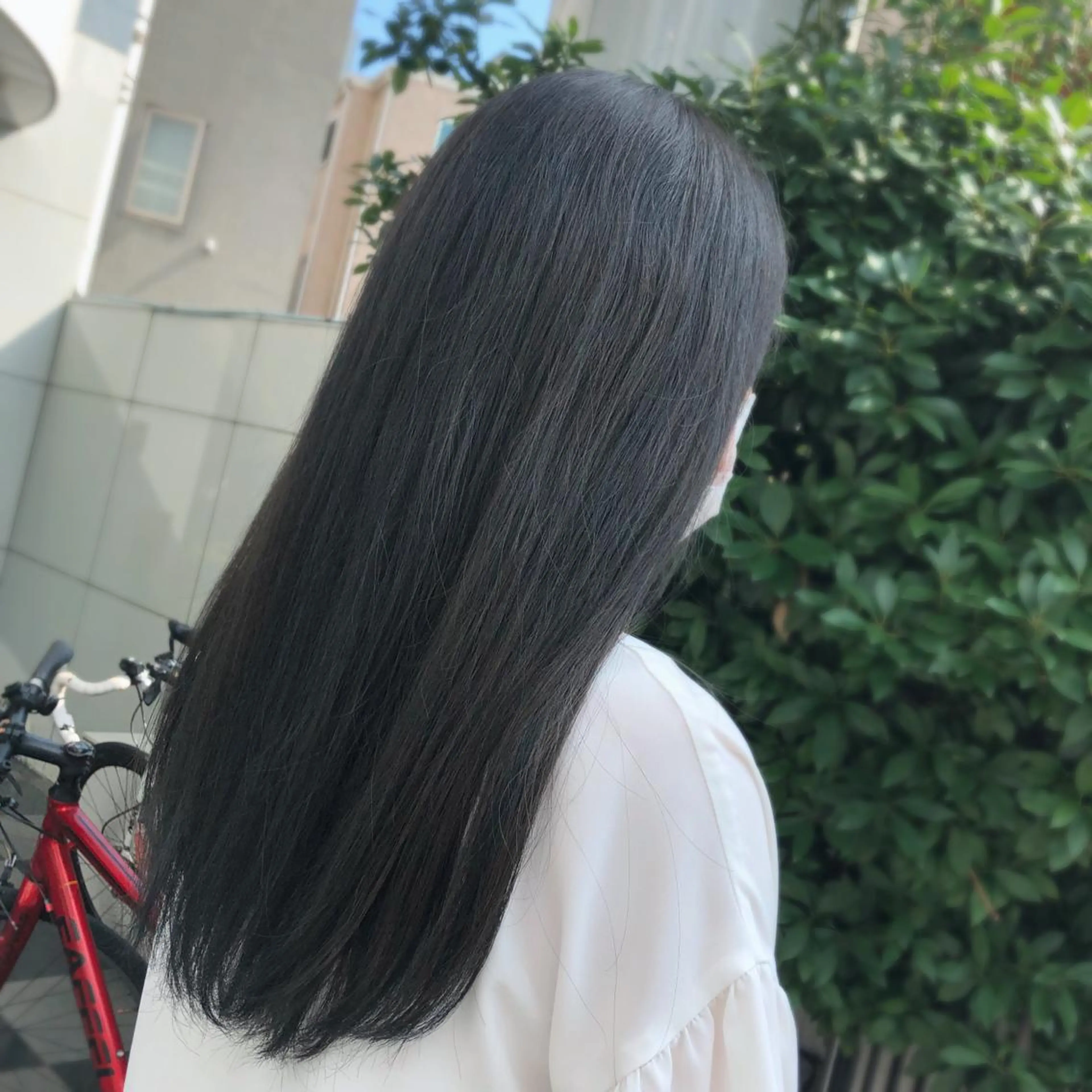 セミロング カラー カット ヘアカラー トリートメント 山崎 絵莉香のヘアスタイル