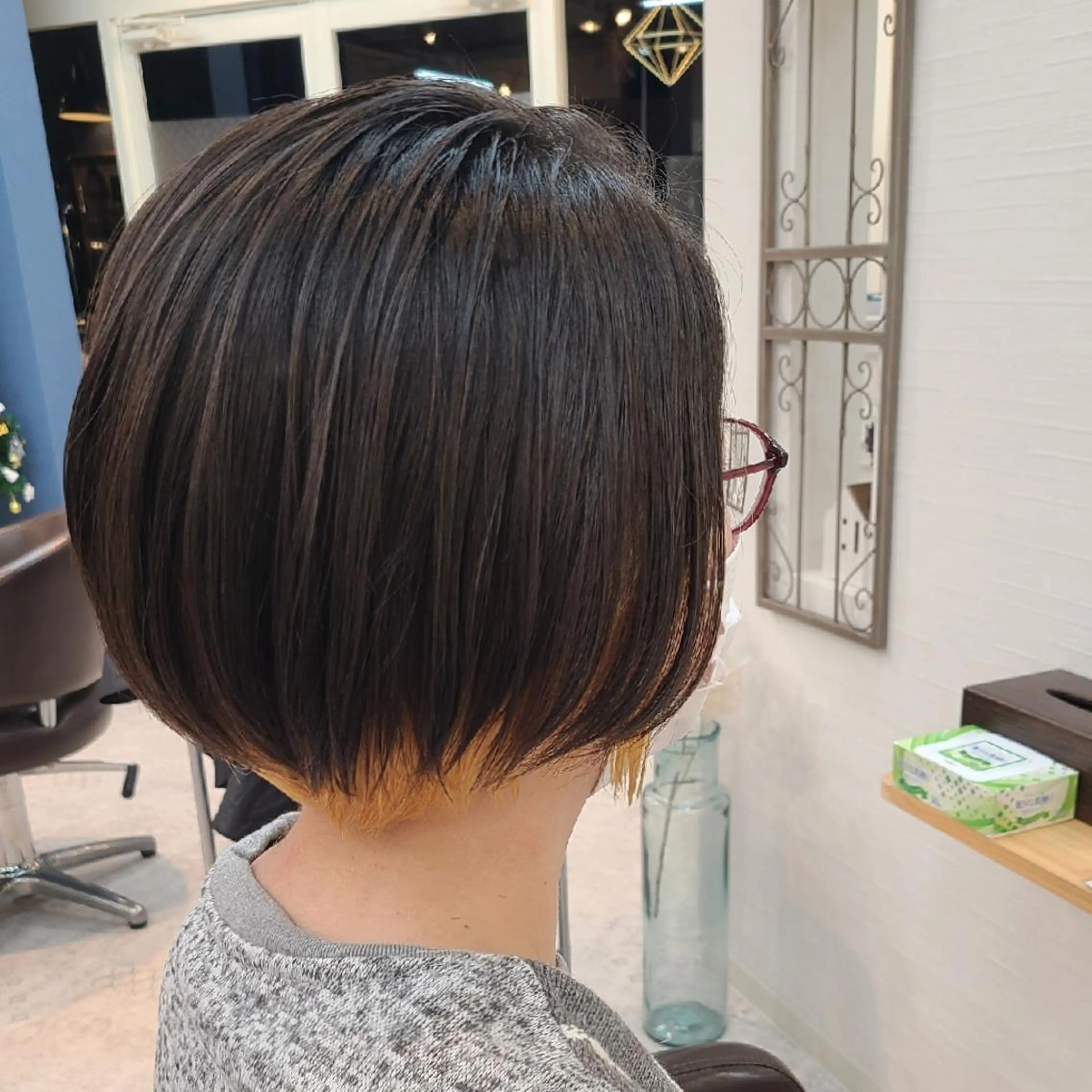 ショート カラー ブリーチ ツートーンカラー ヘアカラー トリートメント ブリーチカラー🌈 嘉名 真樹のヘアスタイル