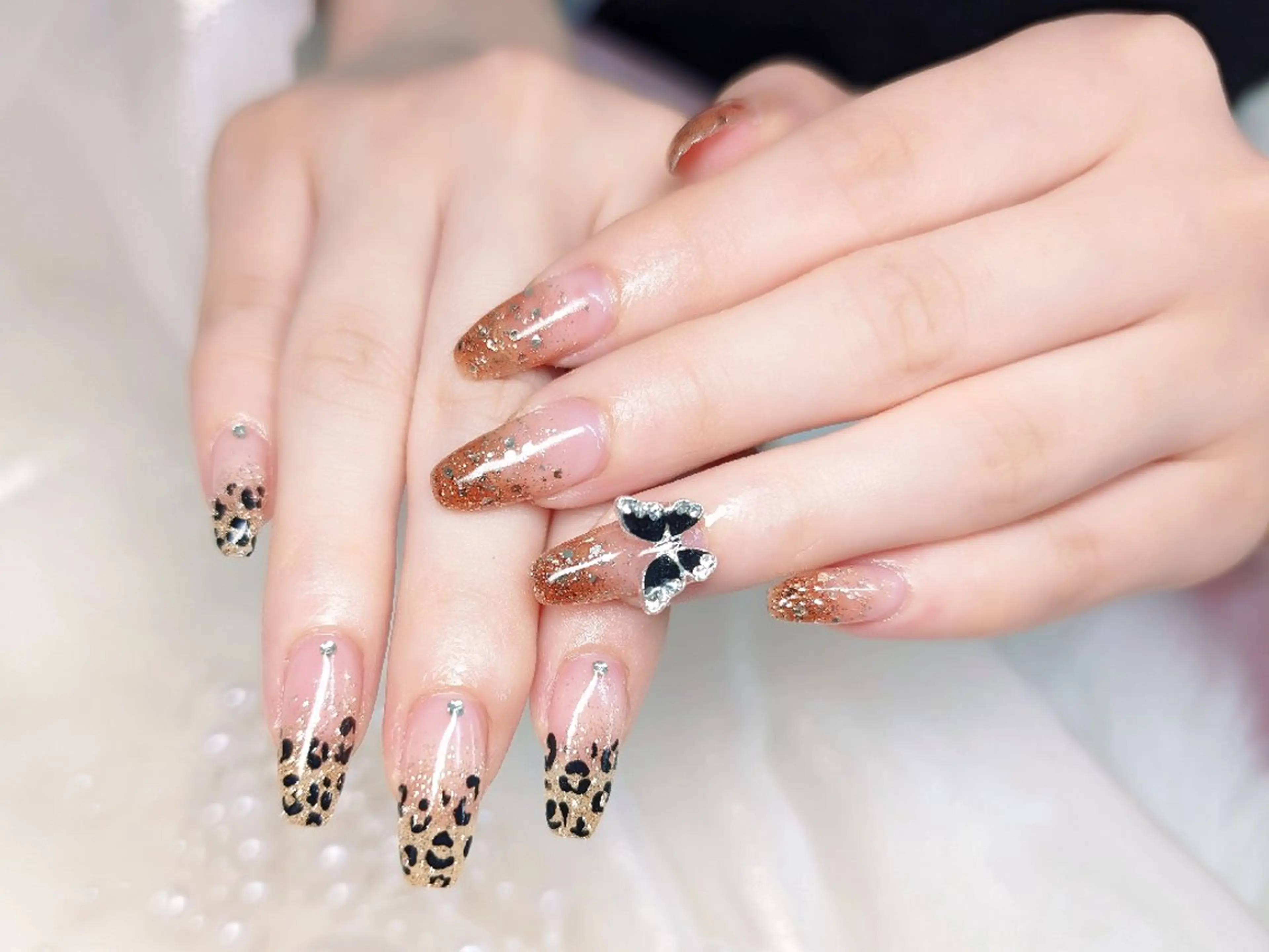 ネイル フラッシュネイル フレンチネイル キラキラネイル ラメ(グリッター) マグネットネイル Chouette Nailのネイルデザイン