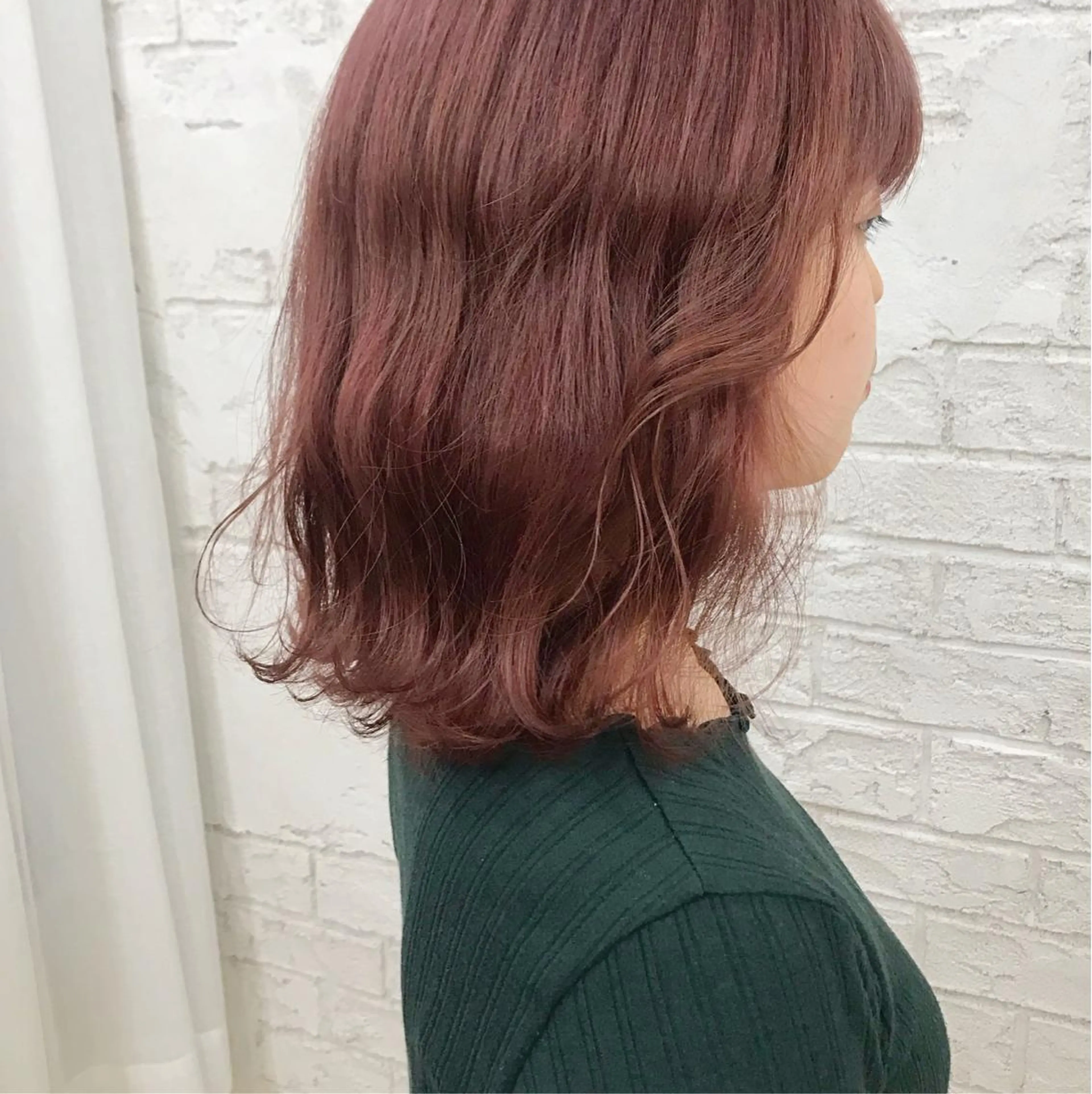 ミディアム カラー オリーブ/アッシュ やわらか透明感カラーのヘアスタイル