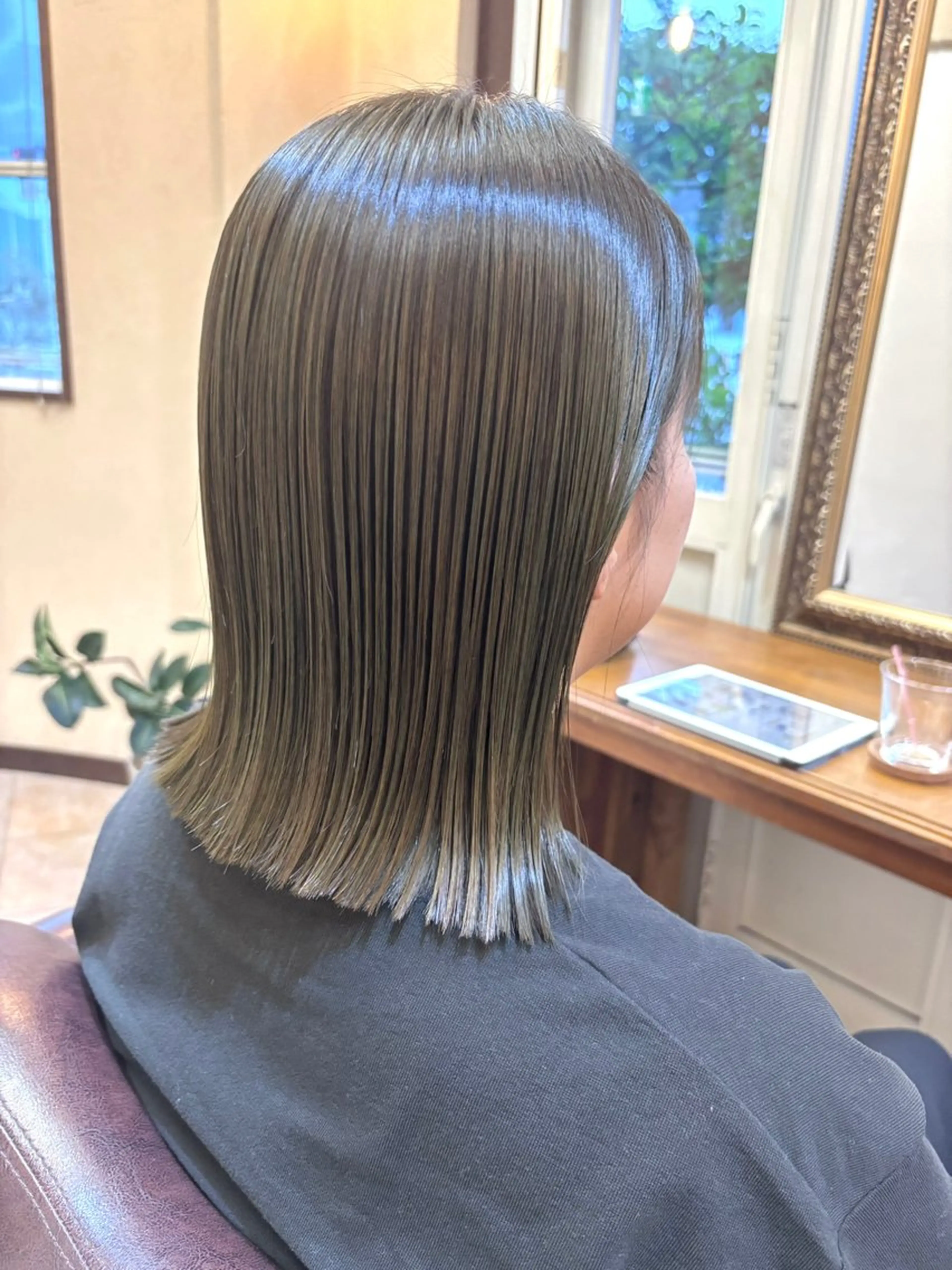 【感動の触り心地】地毛のような自然な仕上がり！縮毛矯正＋似合わせカットの写真