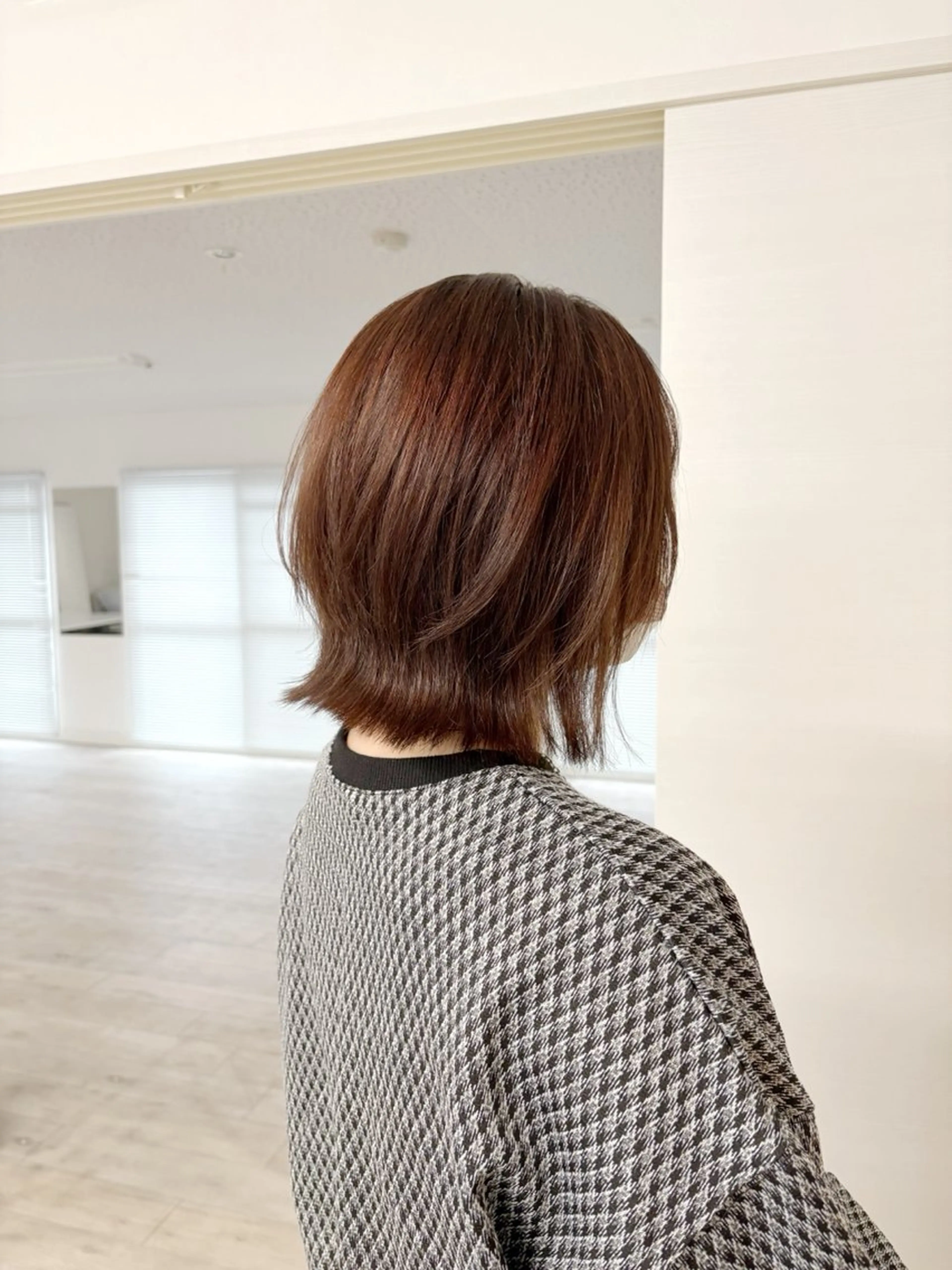 ミディアム ボブレイヤー ボブ レイヤーカット i feel  AVEDA瑞江所属・麥生田 秀太のヘアスタイル