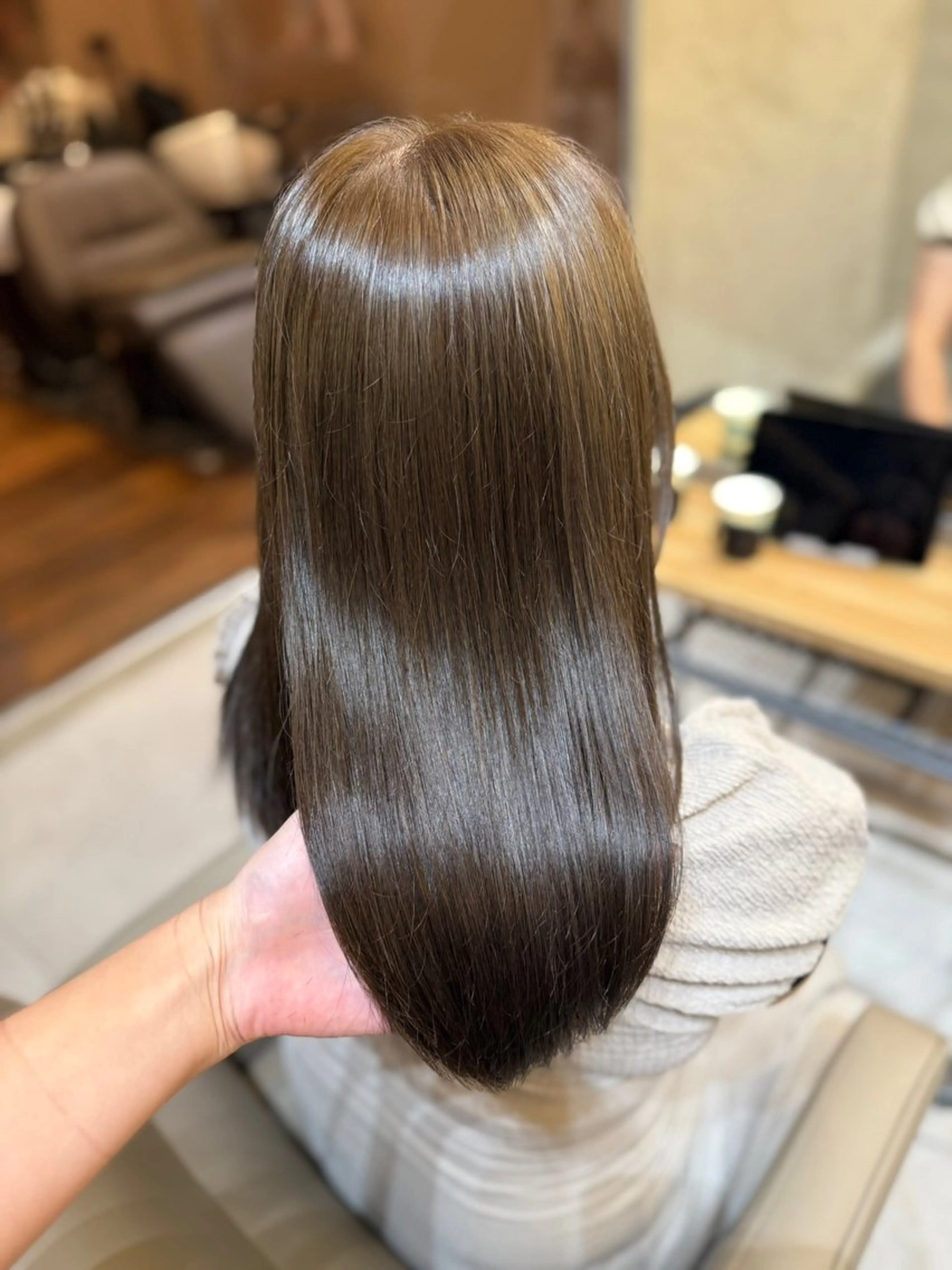 セミロング カラー カット ヘアカラー トリートメント Minami🩵 新宿のヘアスタイル