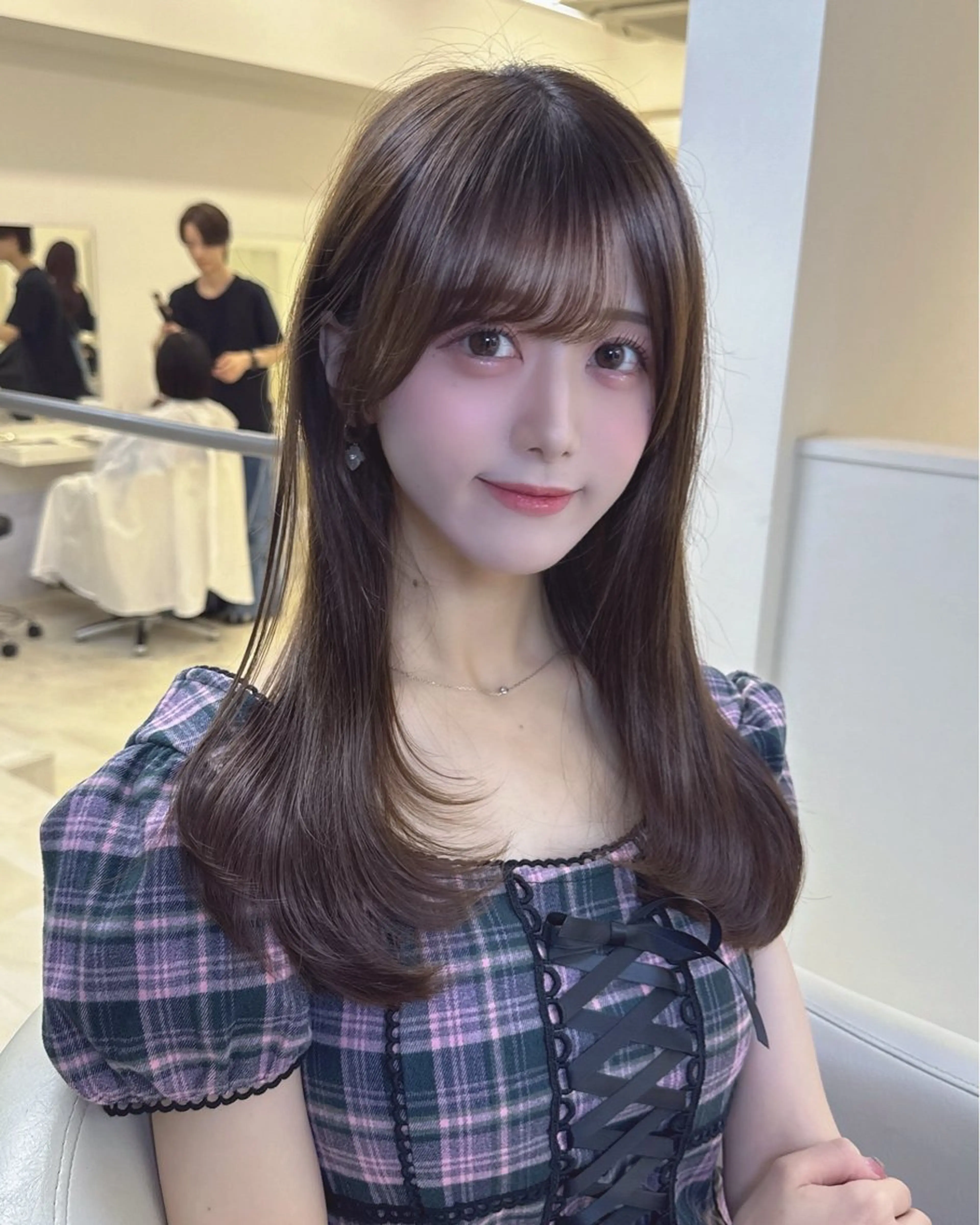 ミディアム ヘアカラー トリートメント レイヤーカット/ 顔まわり/リキのヘアスタイル