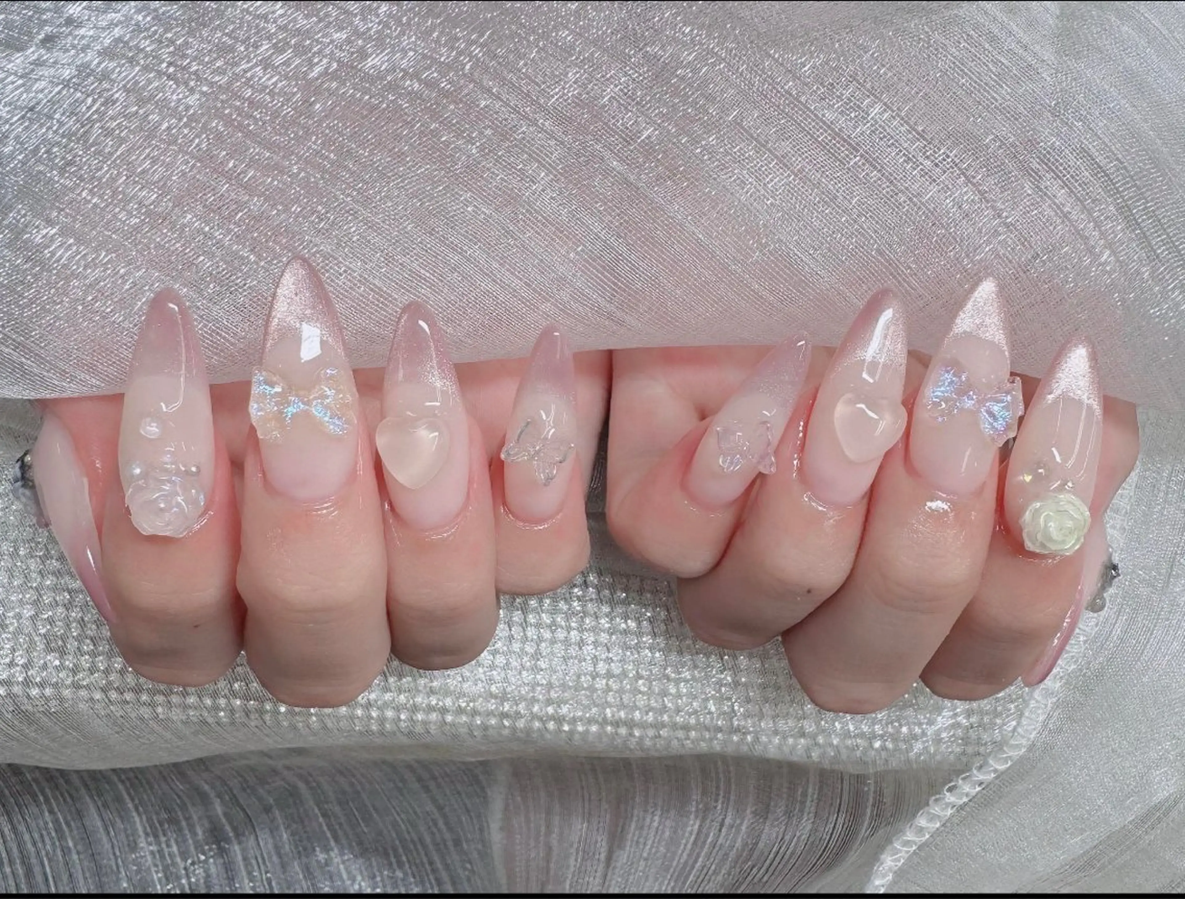 ネイル フレンチネイル ジェルネイル ガラスフレンチ ハロウィン ハート ハンドネイル H.baby Nail Salonのネイルデザイン