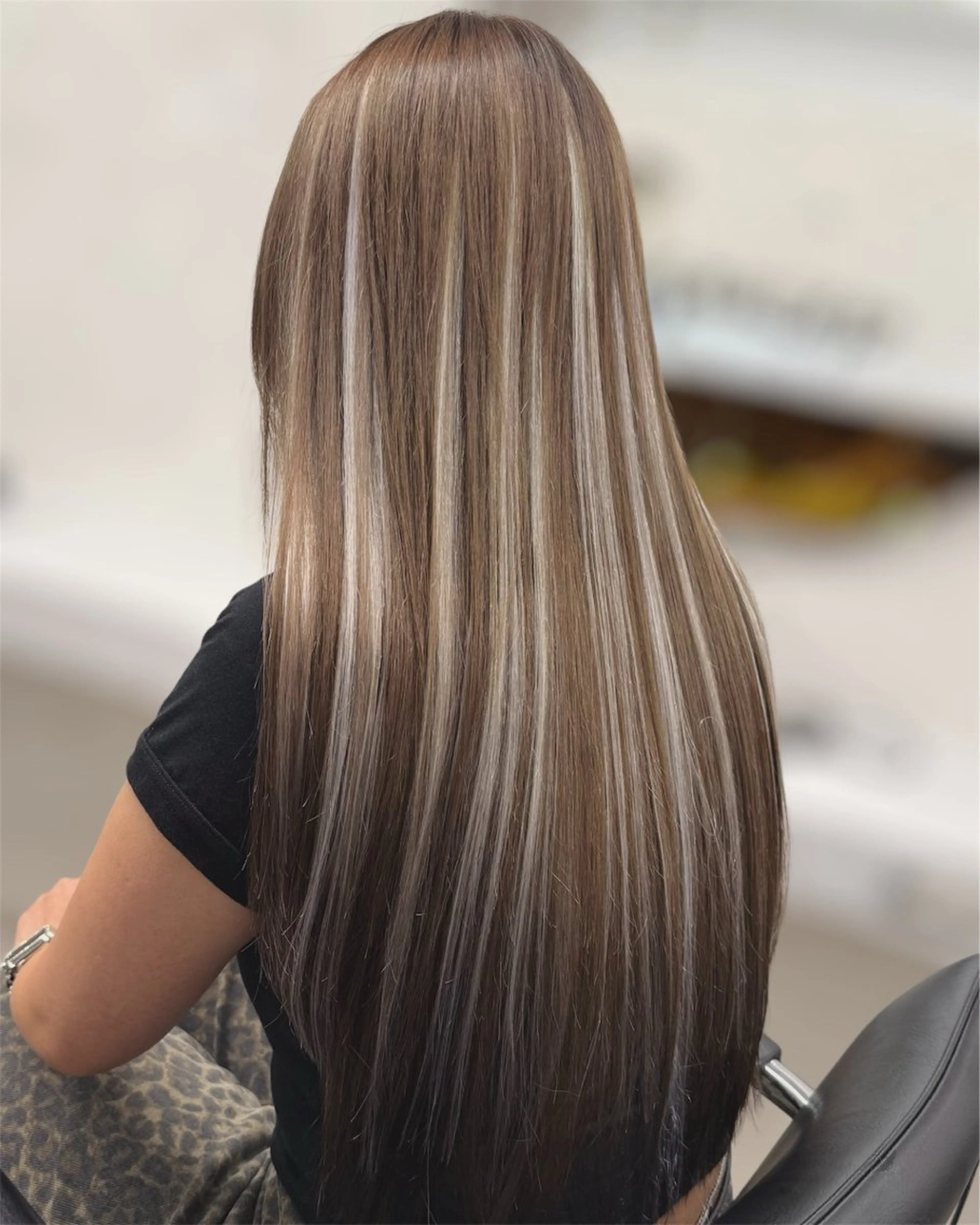 セミロング 韓国風ヘア レイヤーカット 似合わせカット 森貝 洋亮のヘアスタイル