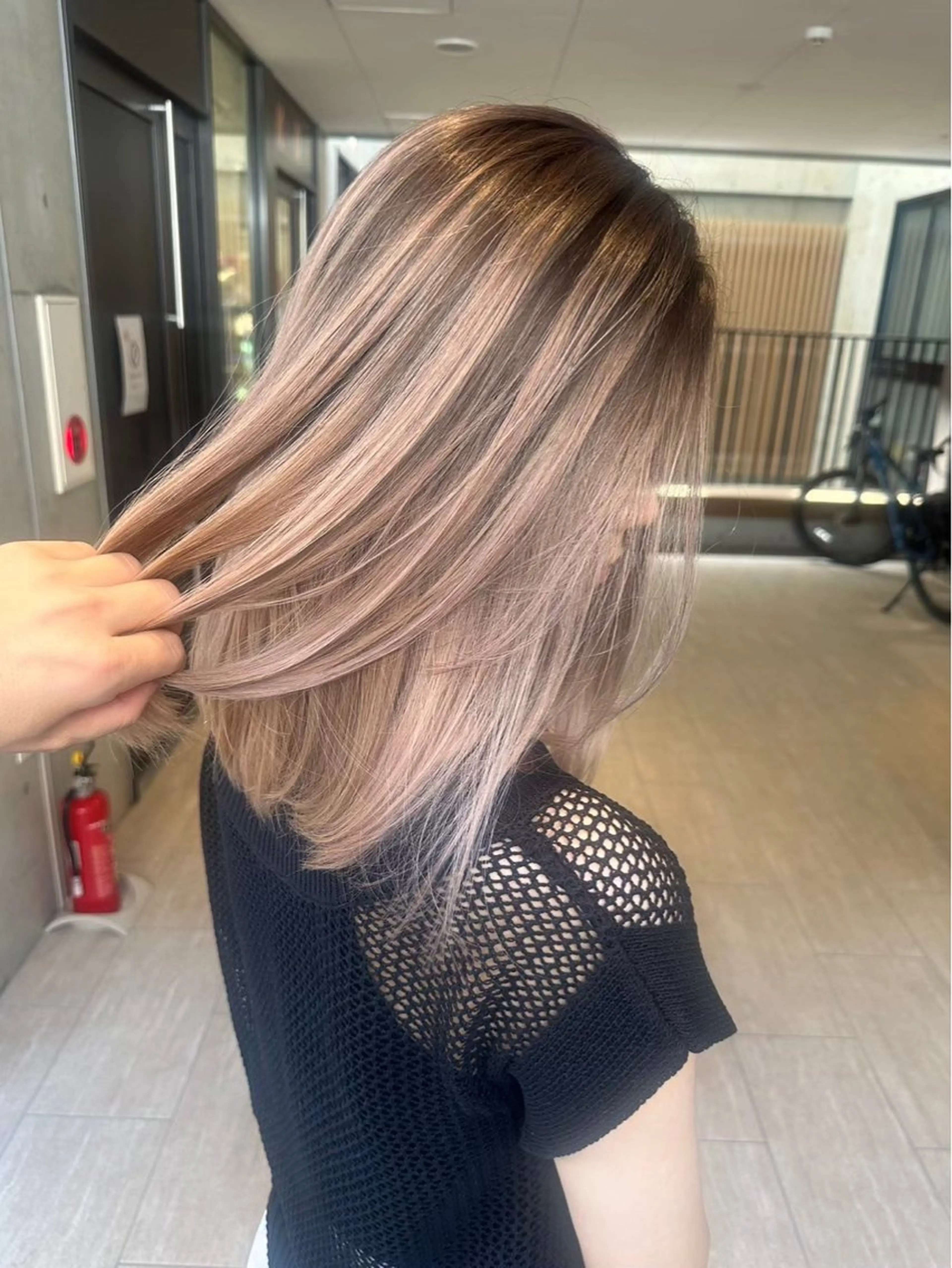 セミロング カラー ヘアカラー トリートメント Lond Le'a /ハイトーンカラーのヘアスタイル