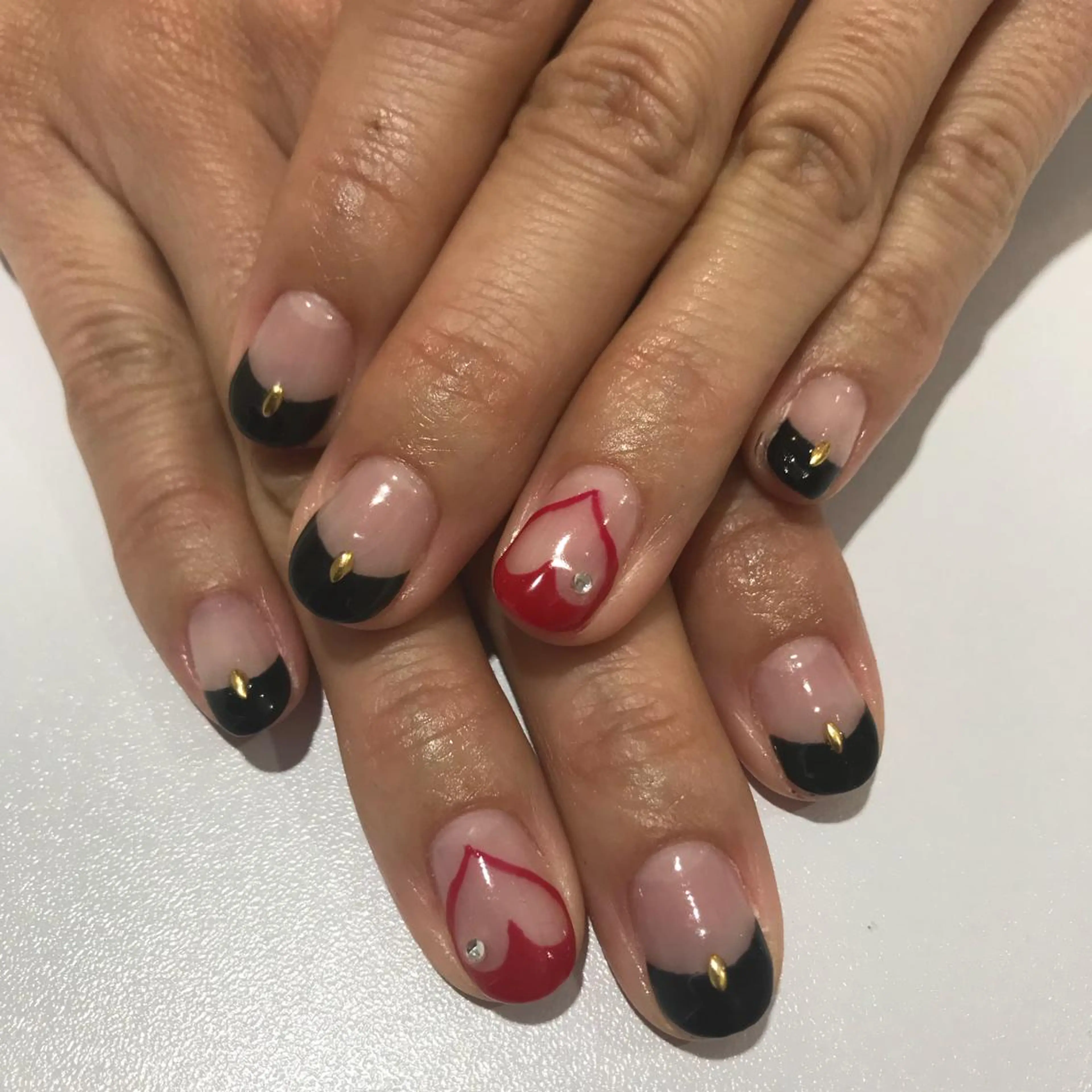 ネイル アートネイル フレンチネイル ハート ハンドネイル Lila所属・桑原 香菜代のネイルデザイン