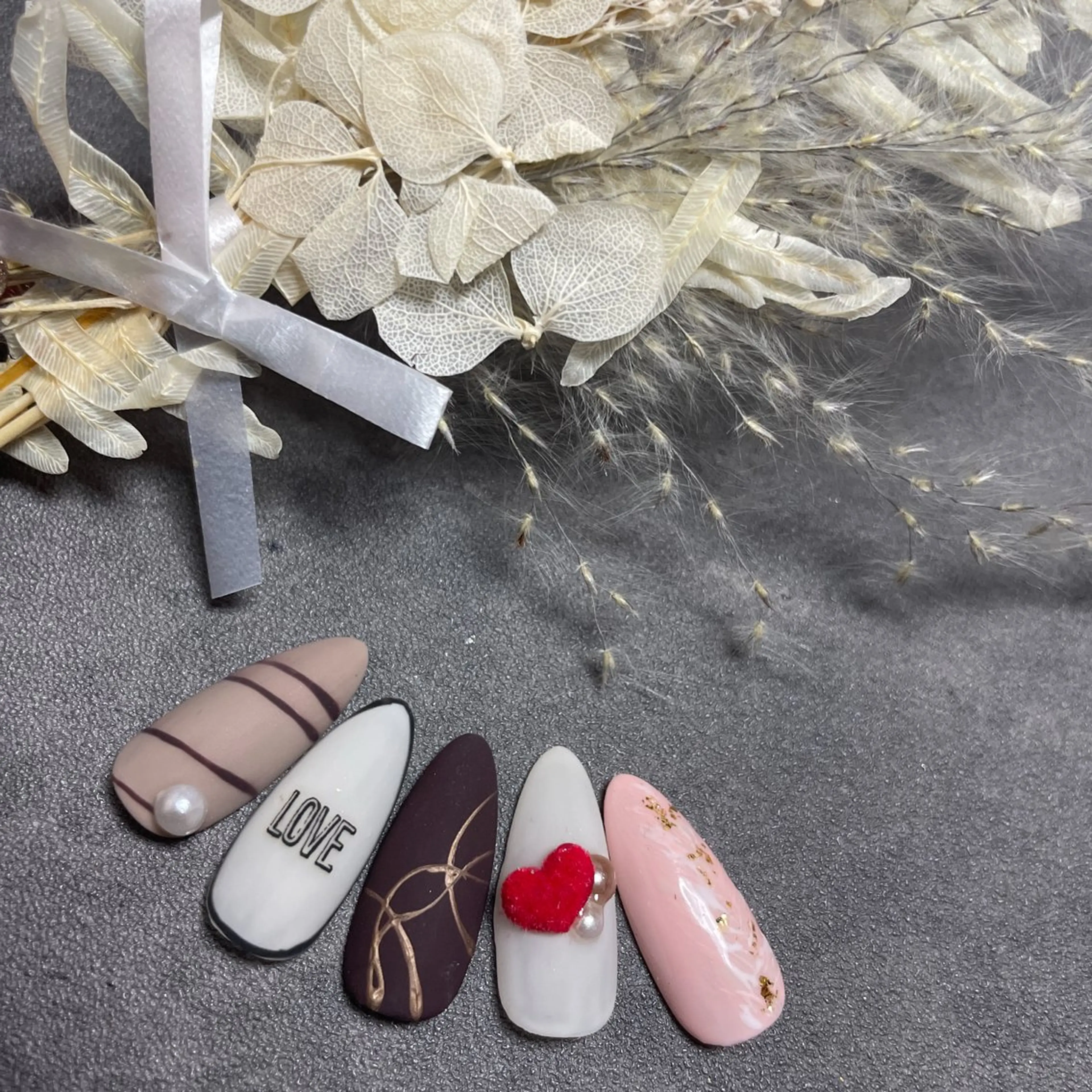 ネイル ハンドネイル Ruber Tomokoのネイルデザイン