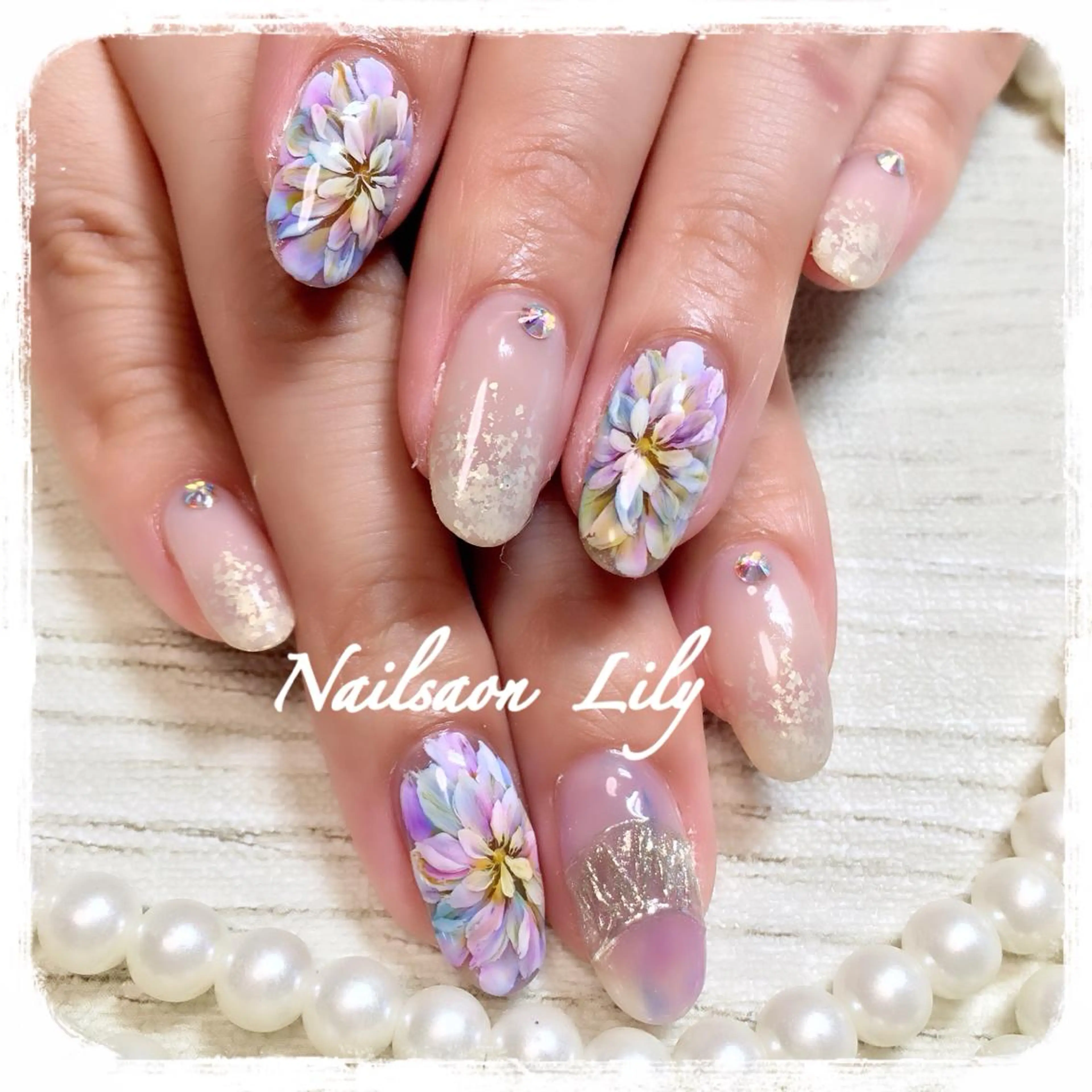 ネイル フラワーネイル Nailsalon Lilyのネイルデザイン