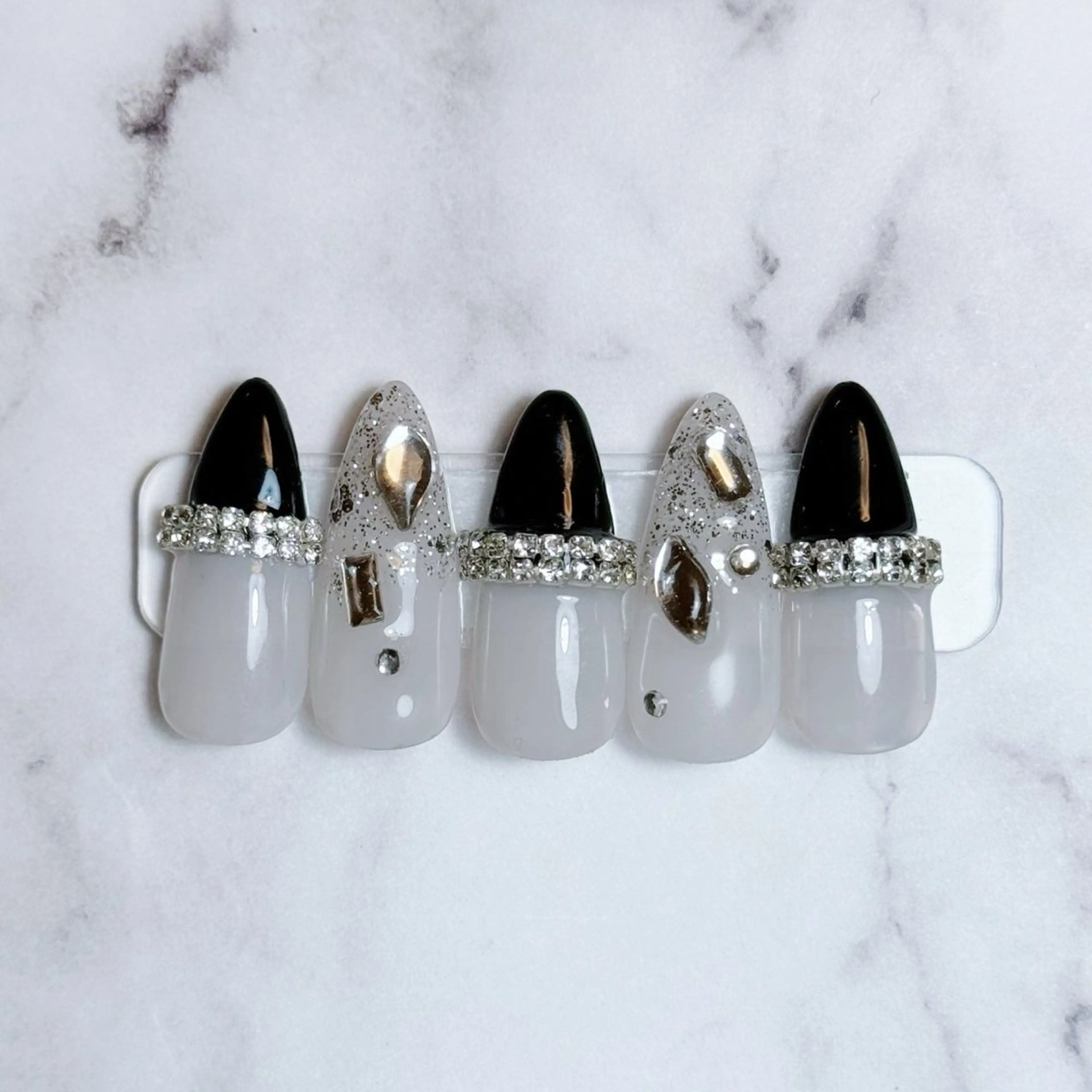 ネイル 🌈Yun nail hyejin💋のネイルデザイン