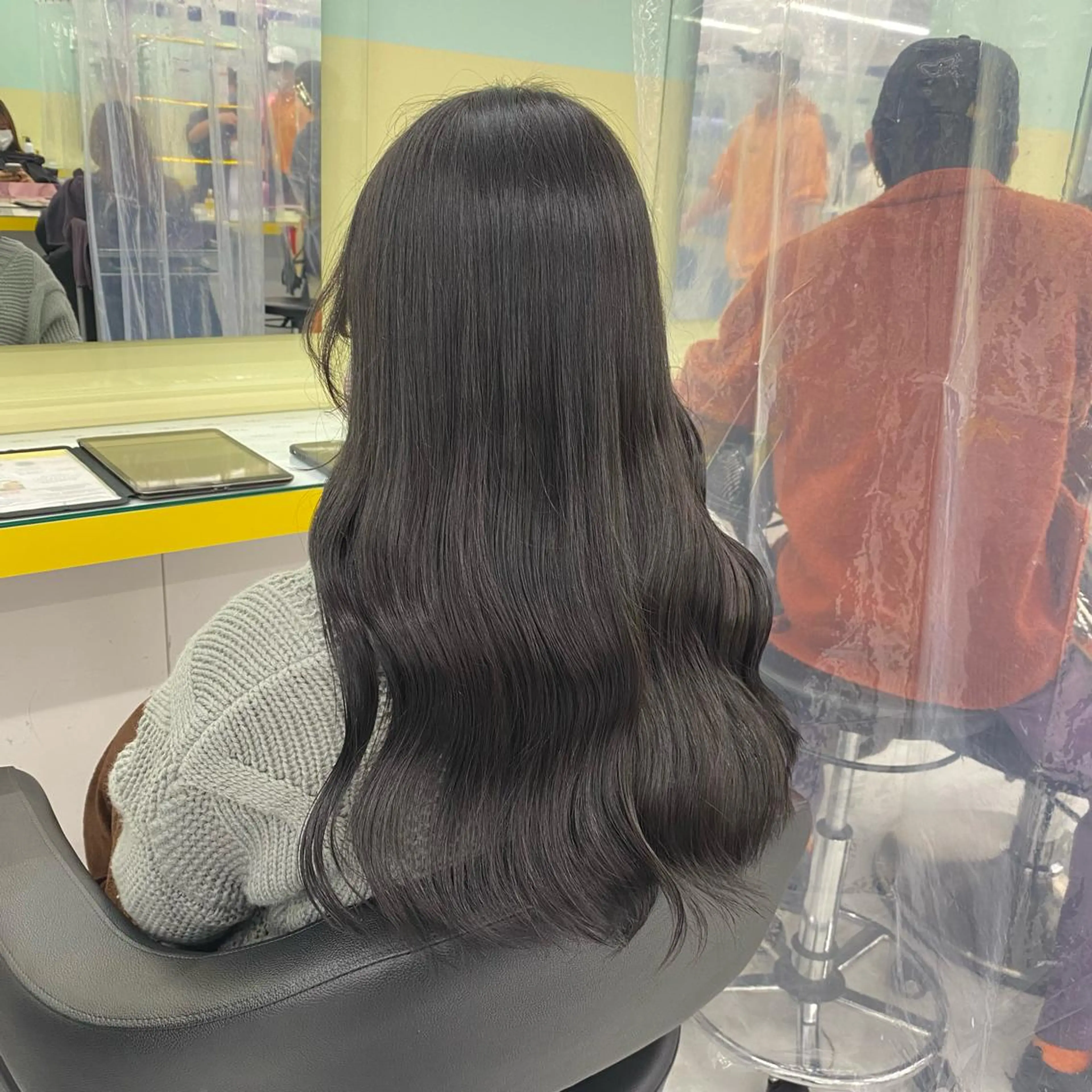 セミロング カラー パーマ ヘアアレンジ メンズ キッズ ネイル マツエク・マツパ アイブロウ グレージュ Lumo所属・💖横浜ブリーチなし 💖MIHOのヘアスタイル