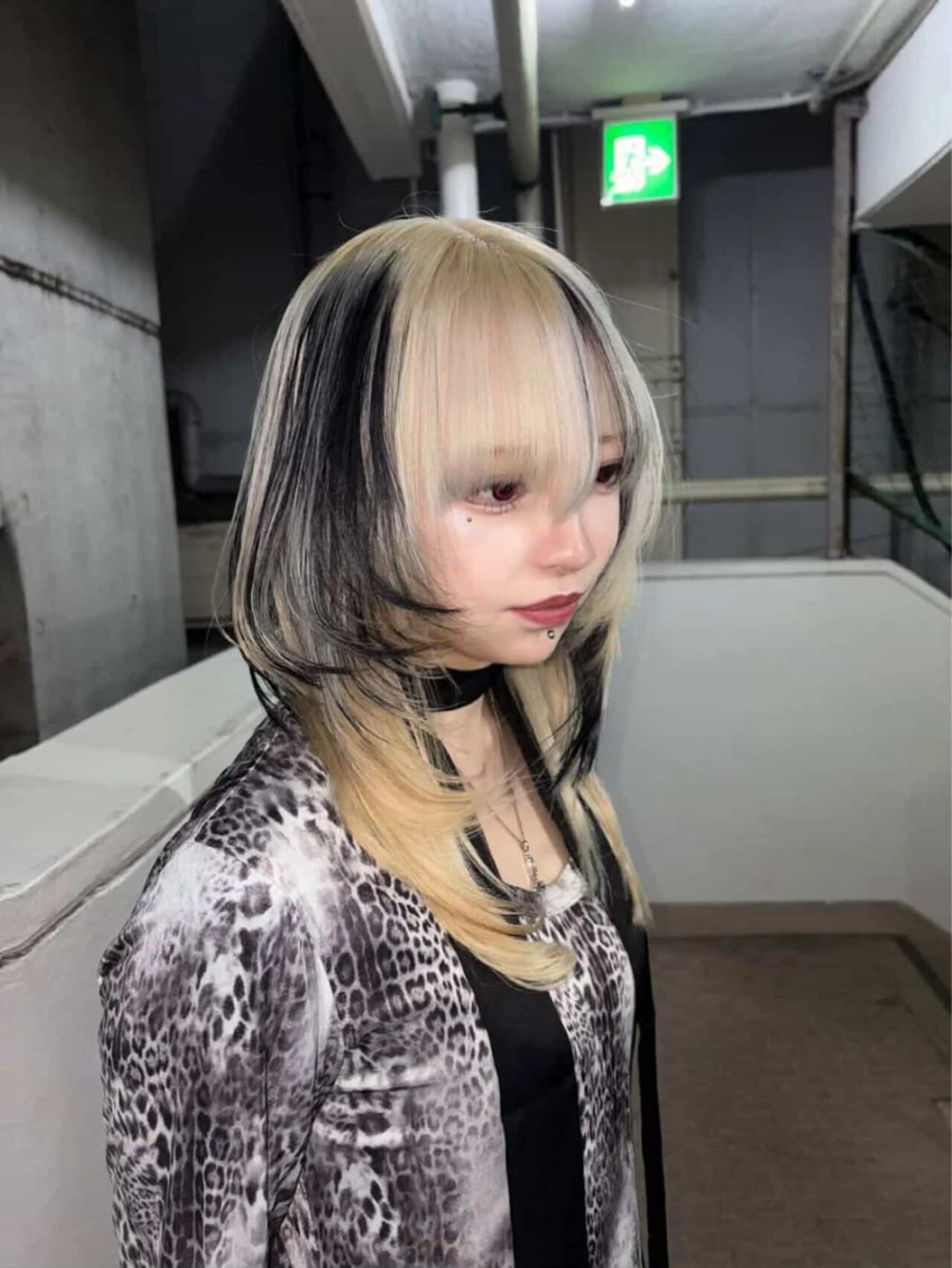 ミディアム カラー デザインカラー ハッシュカット ⛓️ダブルカラー/ ナダショウタロウ⛓️のヘアスタイル