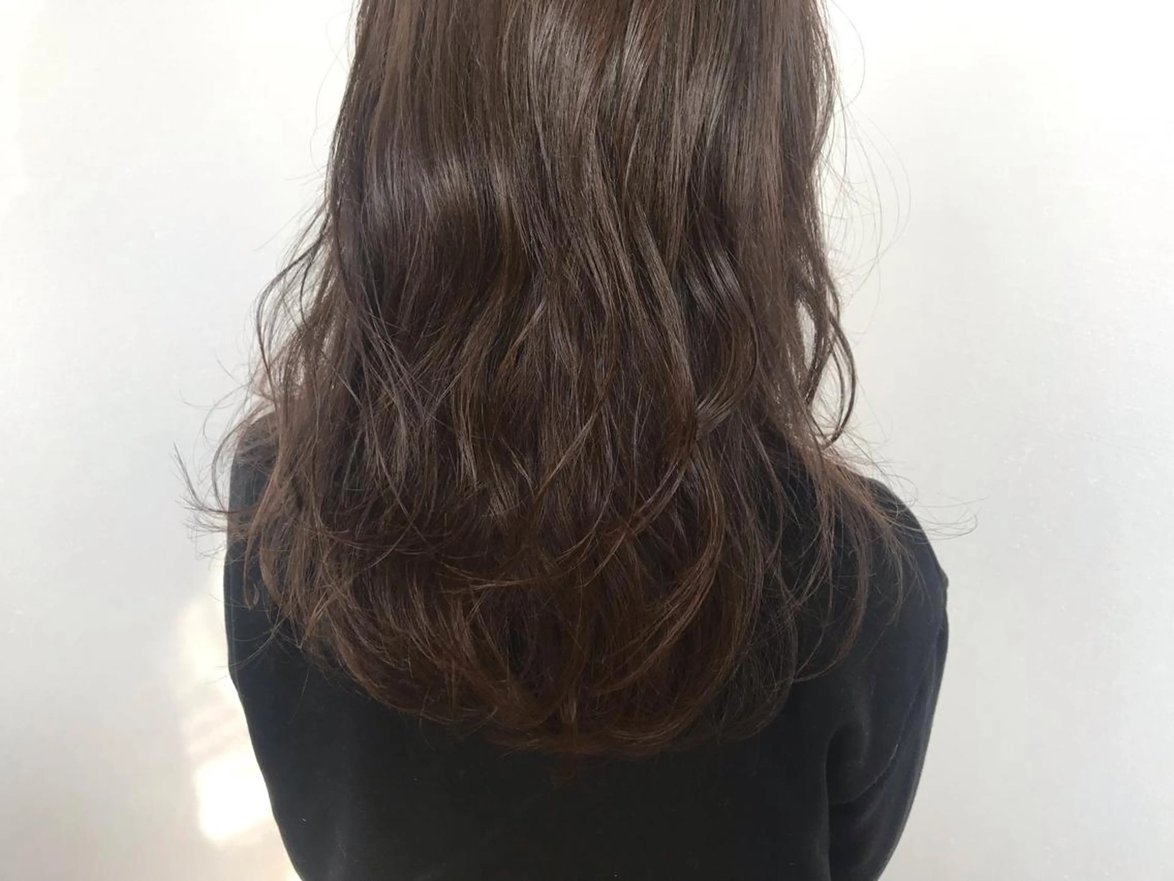 ロング カラー グレージュ ミルクティーグレージュ カット ヘアカラー トリートメント 【Uneユヌ】菊地 春那のヘアスタイル