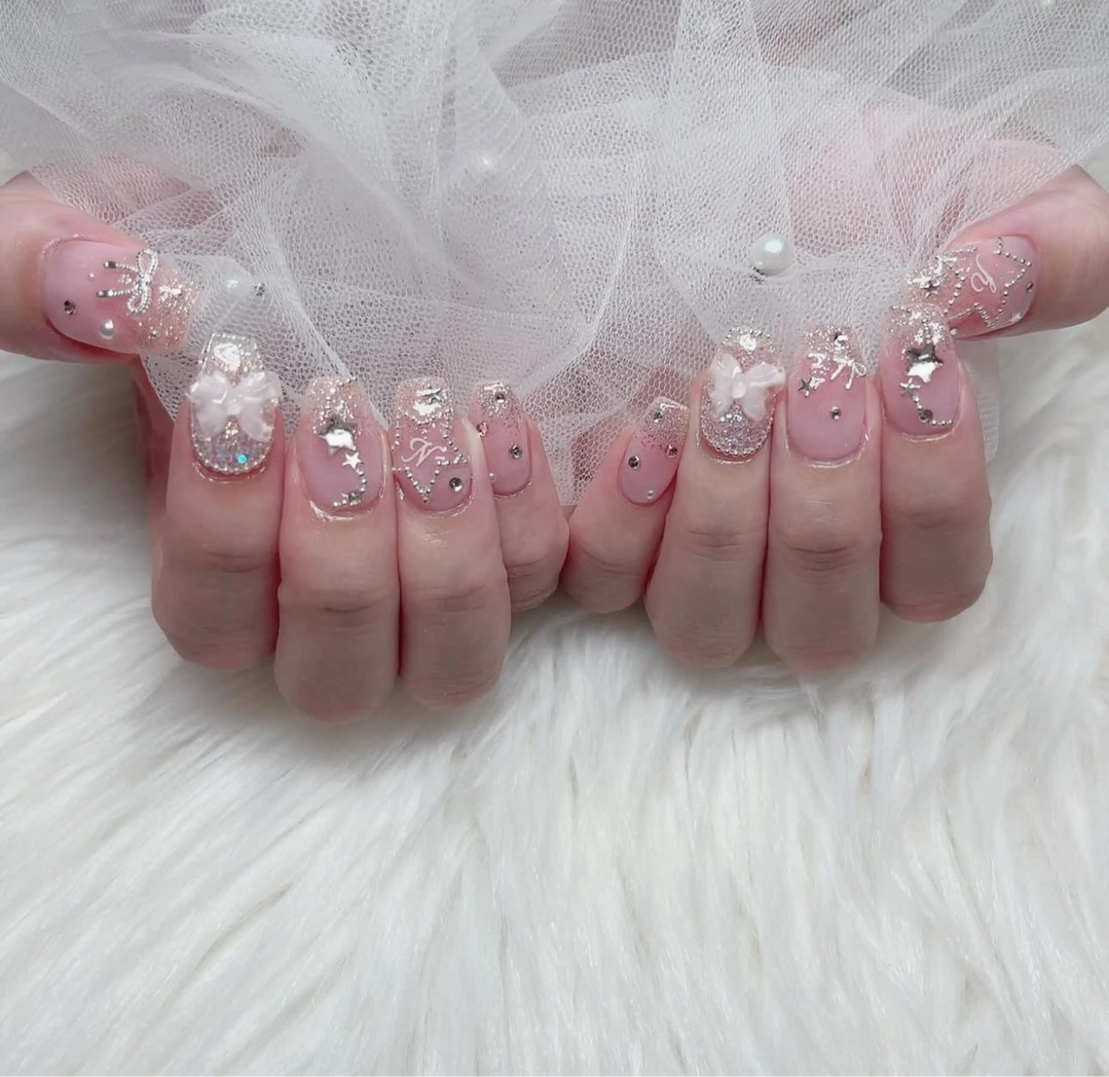 ネイル アートネイル フラワーネイル フレンチネイル ジェルネイル グラデーション ハンドネイル Ryunail所属・Ryu Nail NekoChanのネイルデザイン