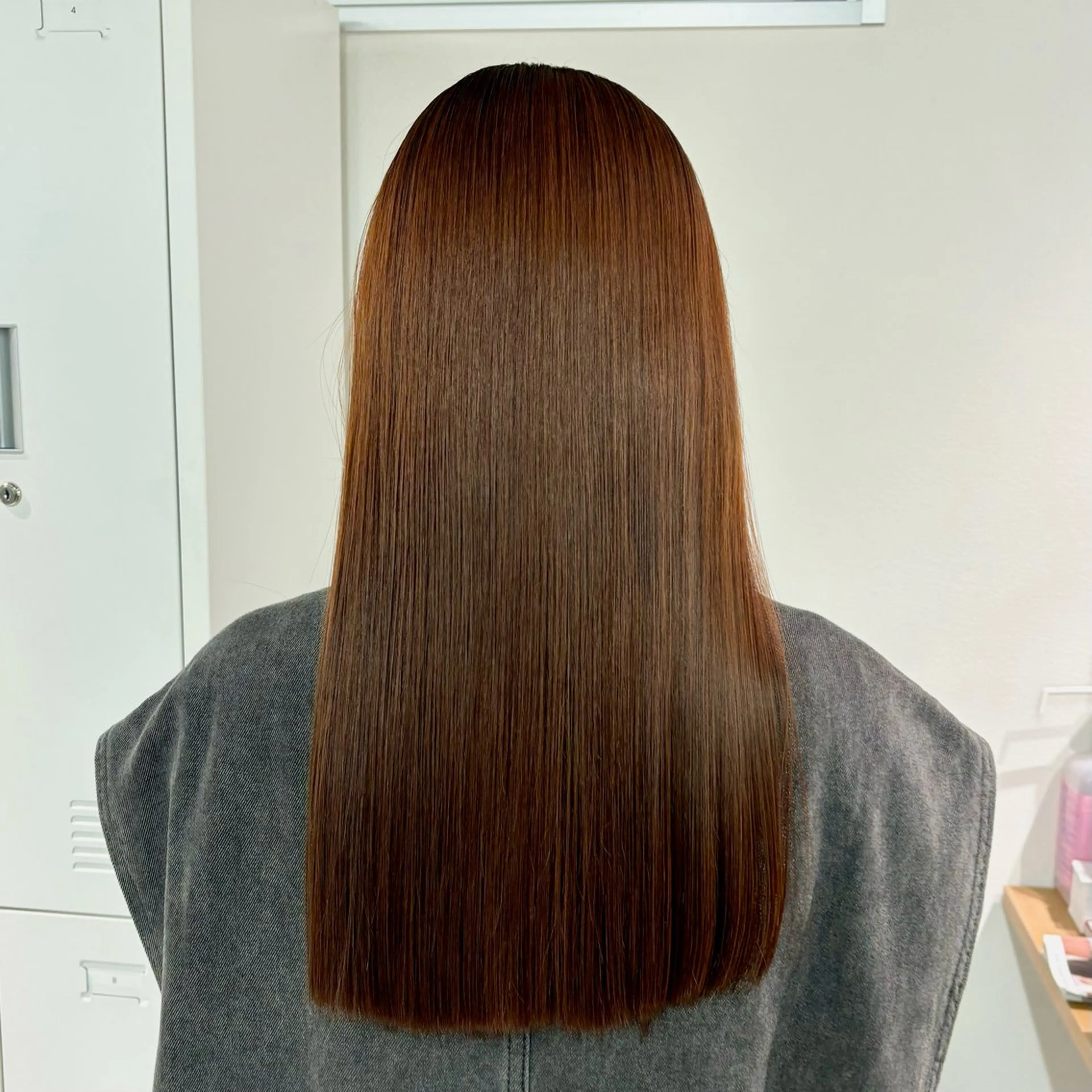 セミロング パーマ ストレートパーマ ネヅ カオルのヘアスタイル