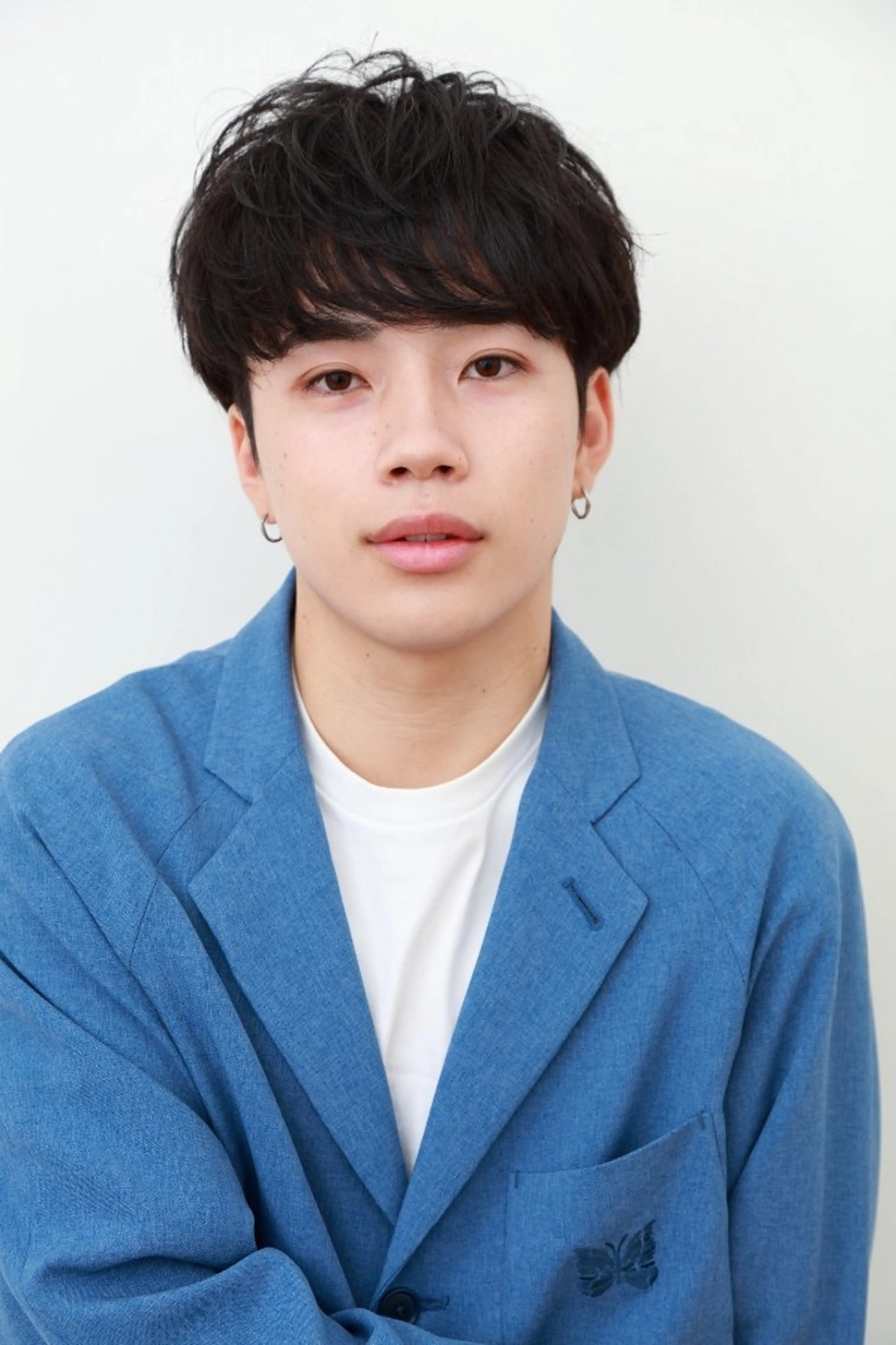 メンズ マッシュ カット メンズ ヘアメイク  ハイトーン キャロのヘアスタイル