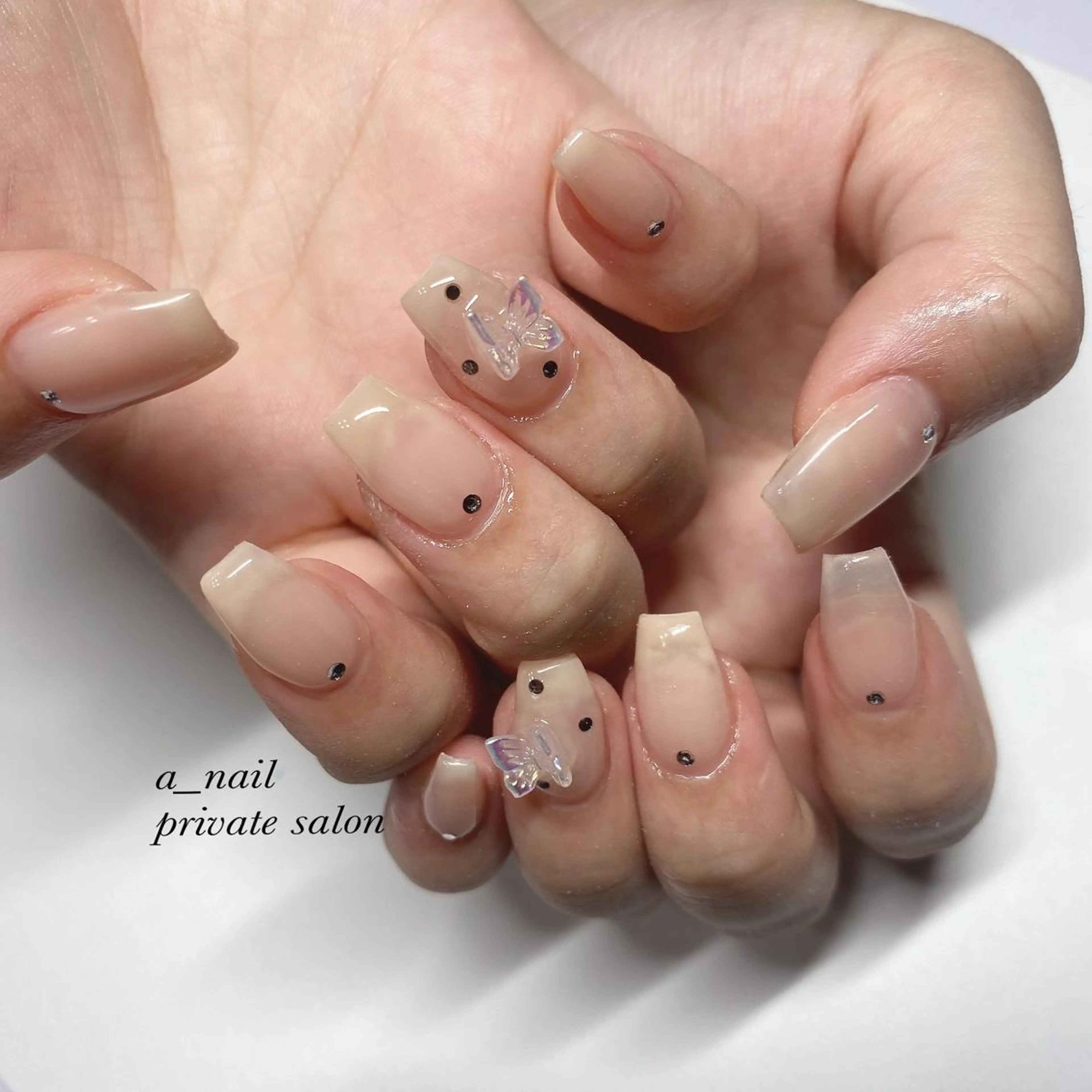 ネイル アニマル柄 フレンチネイル ジェルネイル 氷ネイル・うるうるネイル レース 菅 恵奈のネイルデザイン