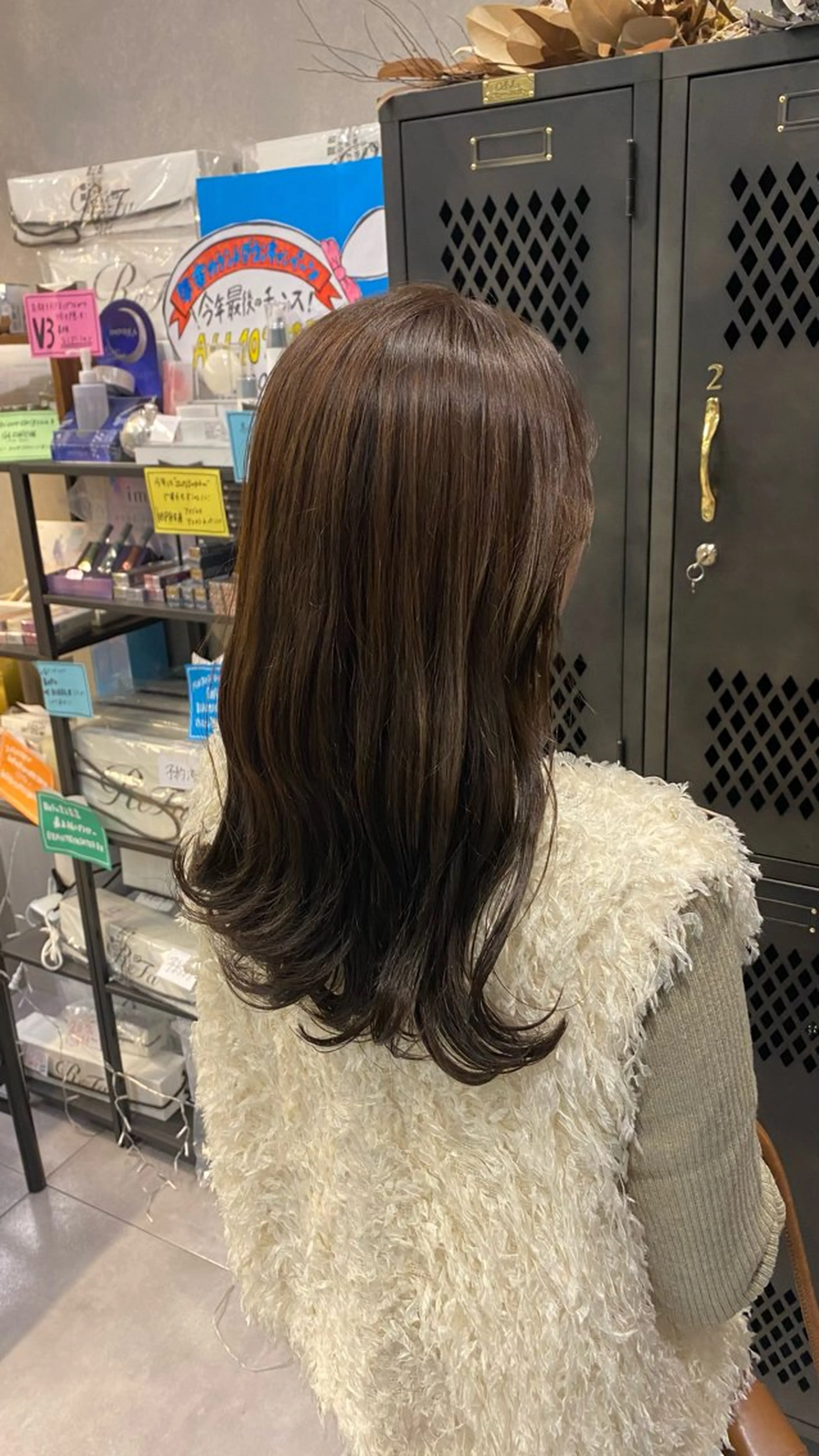 セミロング waku所属・豊橋/菜月/ブリーチ /艶カラーハイトーンのヘアスタイル