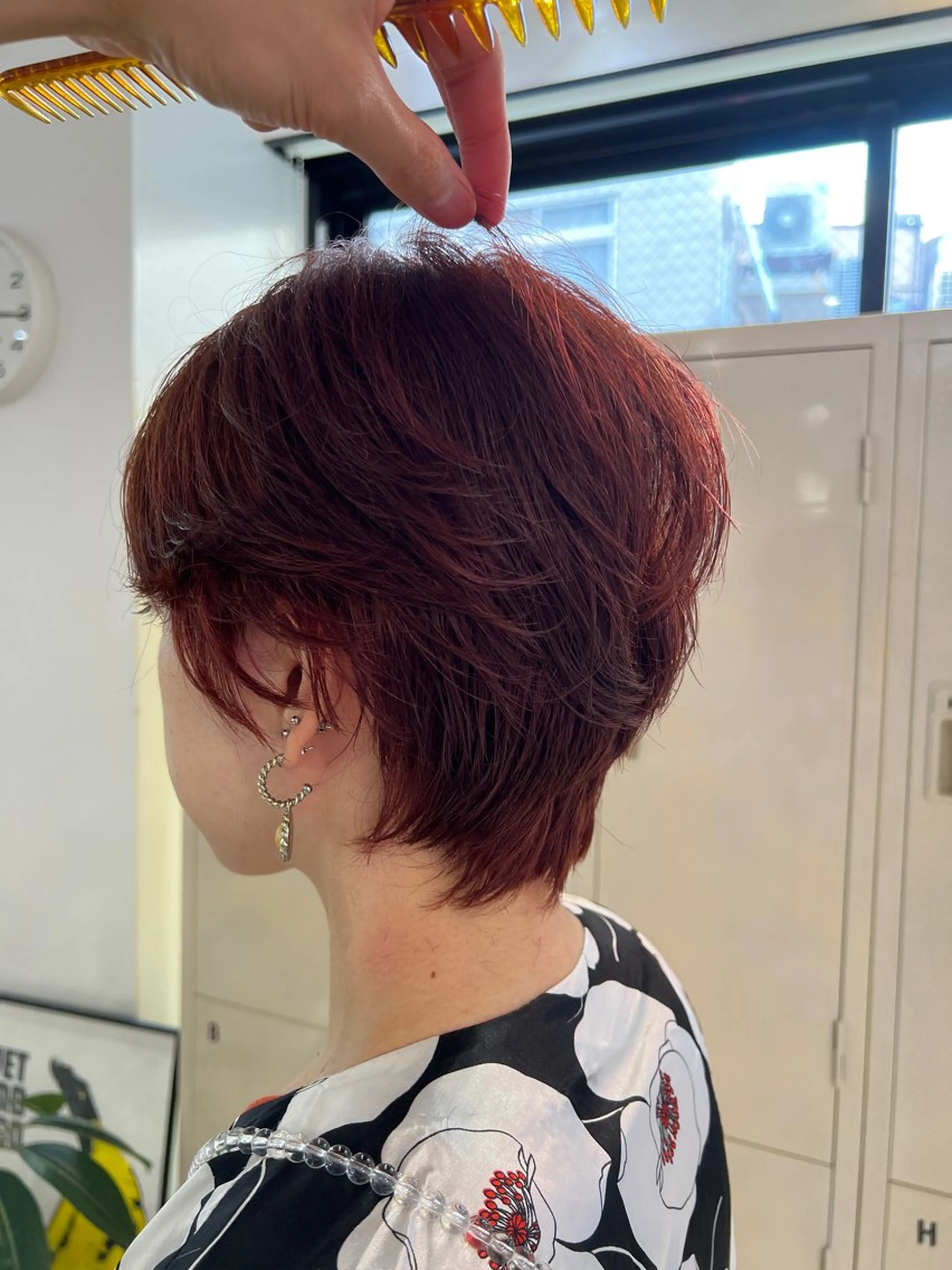 ショート カラー ショートヘア ハイトーン×デザイン 🪽🫧HIKARIのヘアスタイル