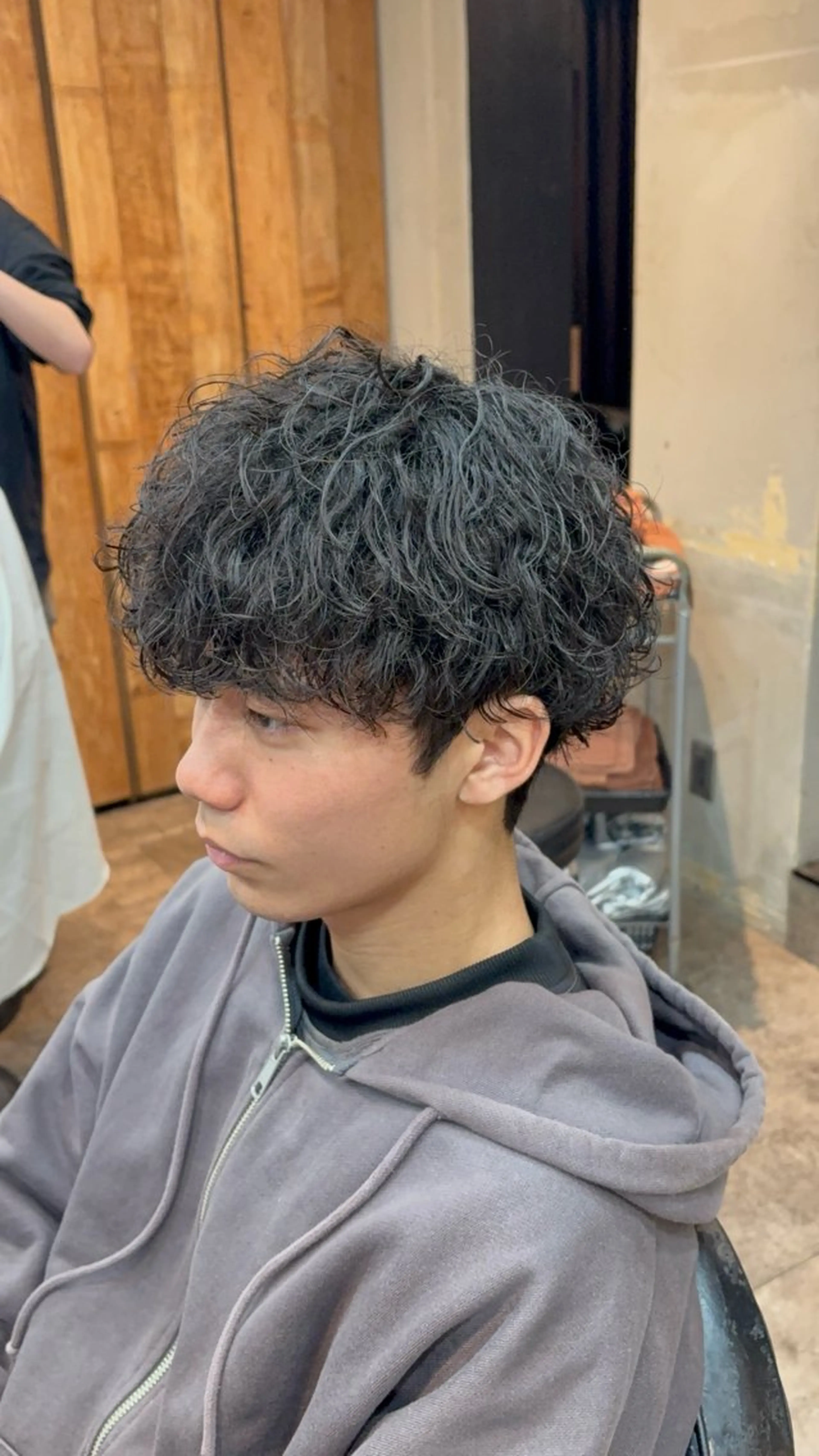 メンズ メンズパーマ カット パーマ men's salon gaudi梅田茶屋町店所属・青木星翔 /メンズパーマのヘアスタイル