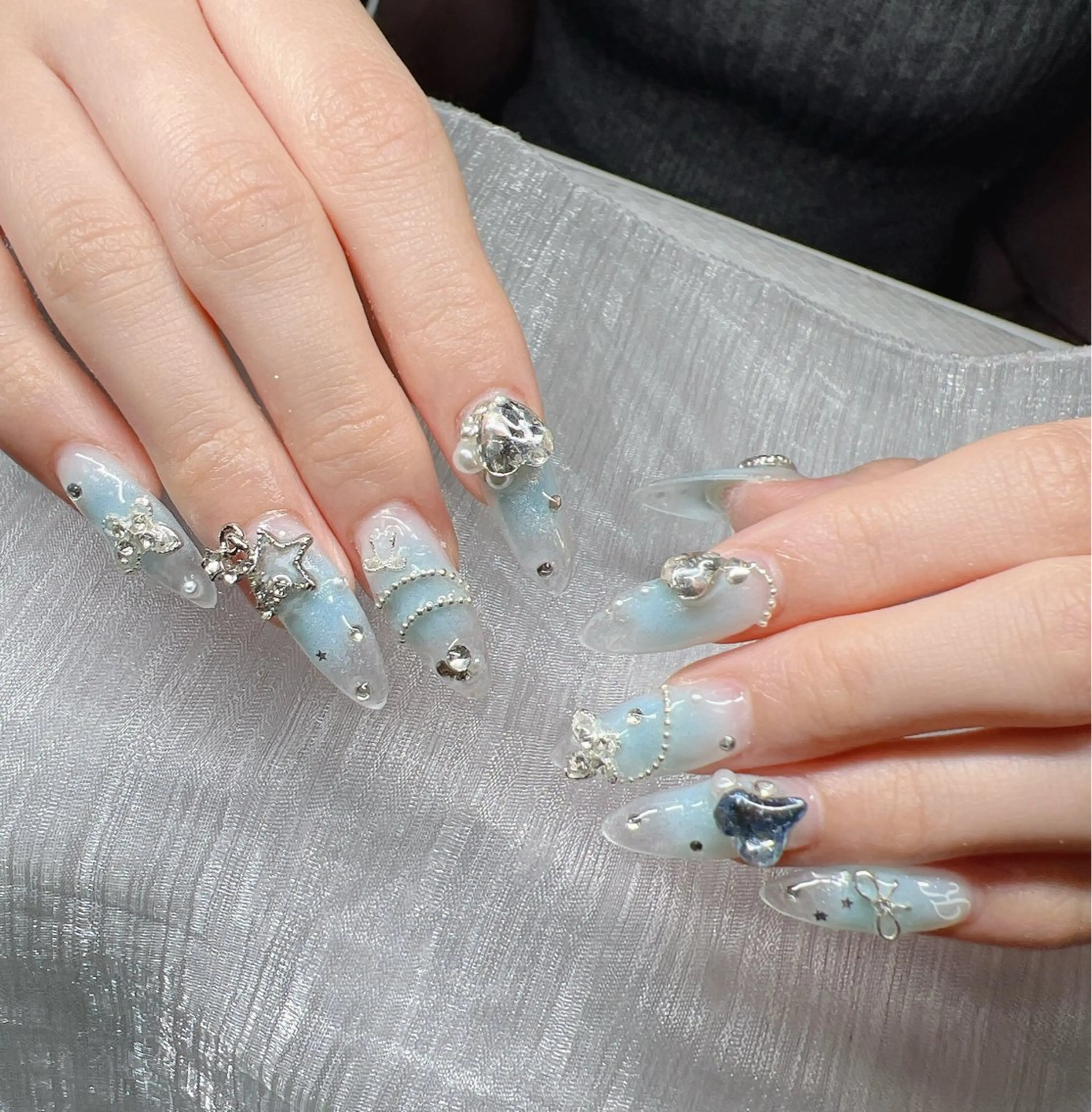 ネイル 長さ出し グラデーション 卒業式 キラキラネイル マグネットネイル ハンドネイル Lee Nailsのネイルデザイン