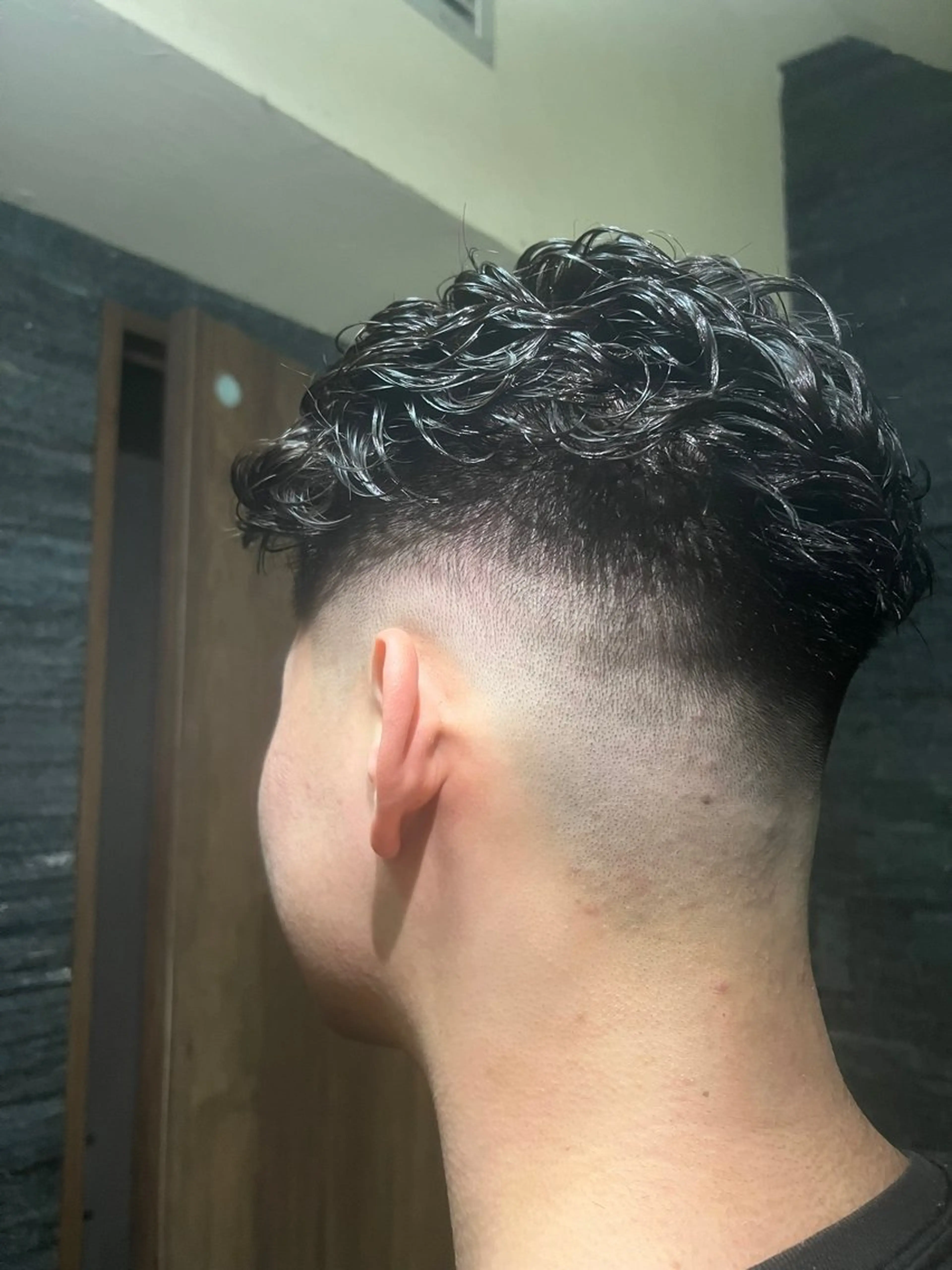 ショート パーマ 三枝 寛太のヘアスタイル