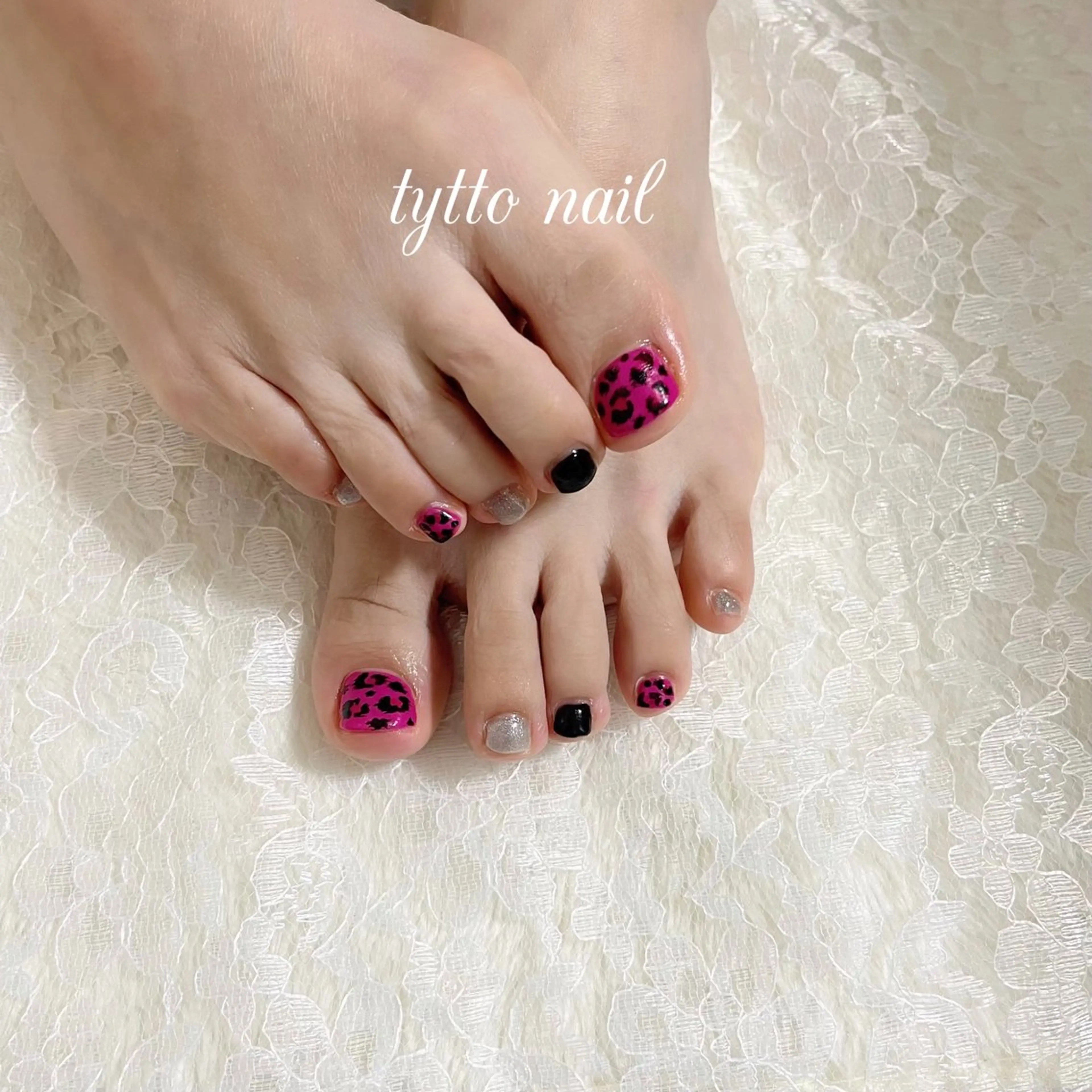 ネイル アニマル柄 フットネイル キラキラネイル オフィスネイル ワンカラーネイル フットネイル tytto nail ❤︎‪‪eri‪‪のネイルデザイン