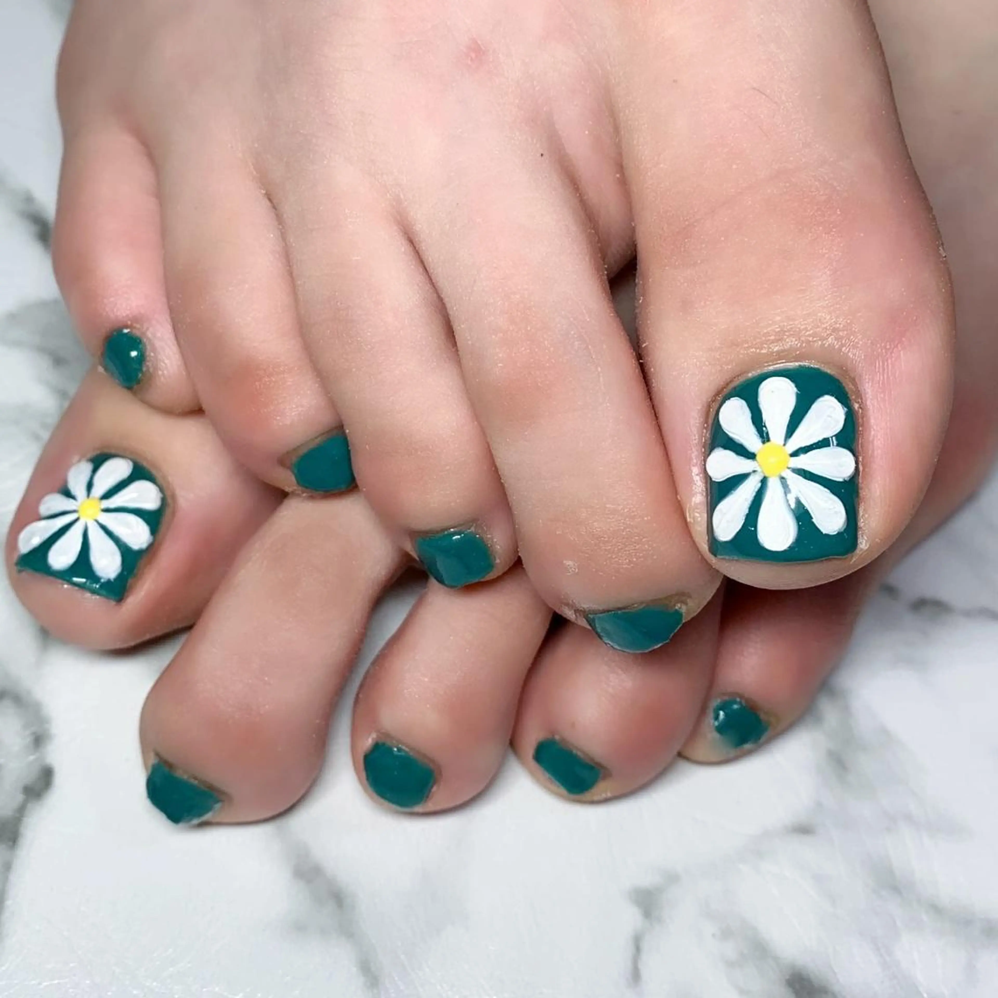 ネイル アニマル柄 アートネイル フットネイル グリーン ニュアンスネイル フットネイル x.1.0.nail ♡Cのネイルデザイン