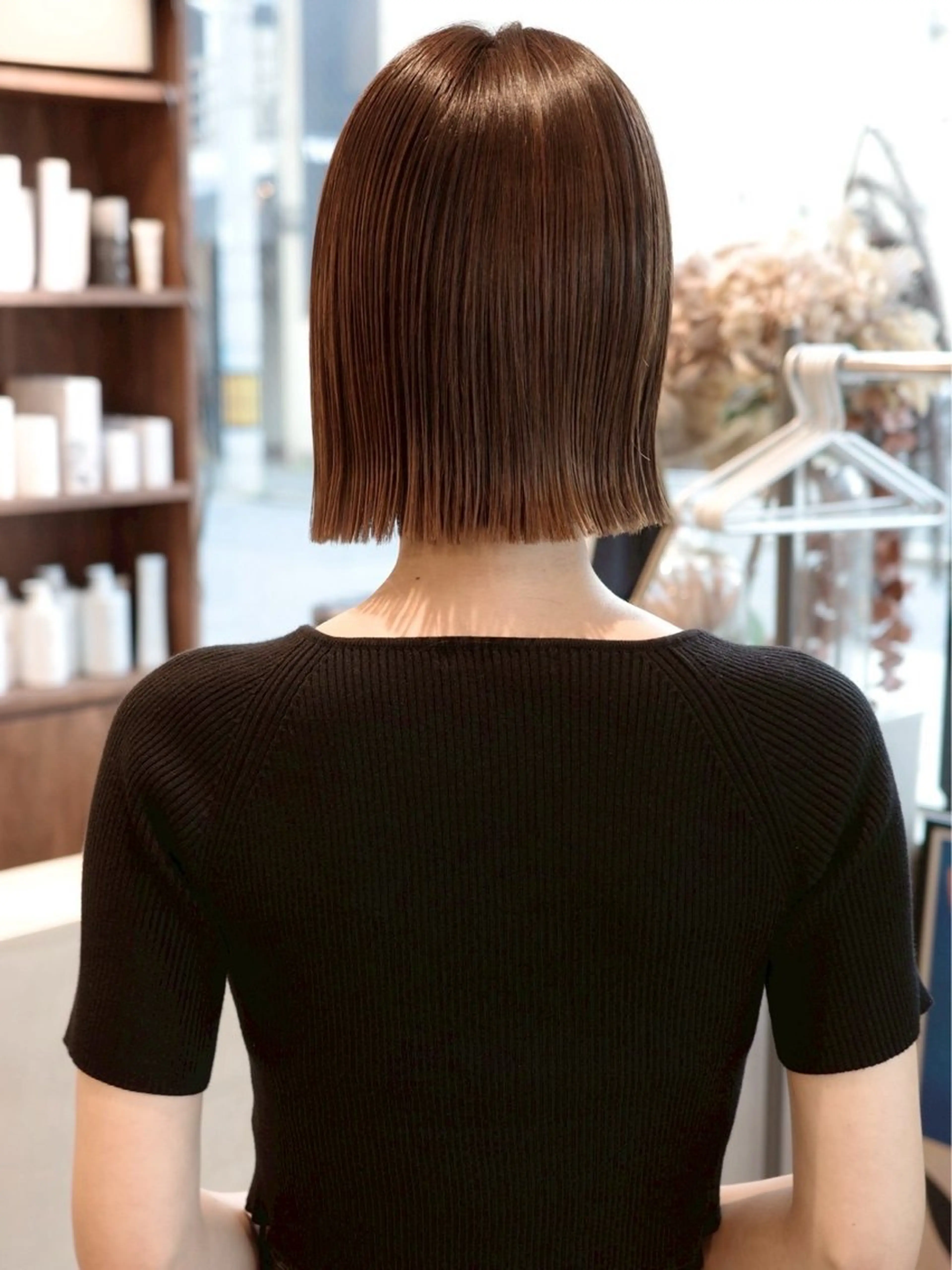 ショート カット ヘアカラー トリートメント (h)wim ウィムのヘアスタイル