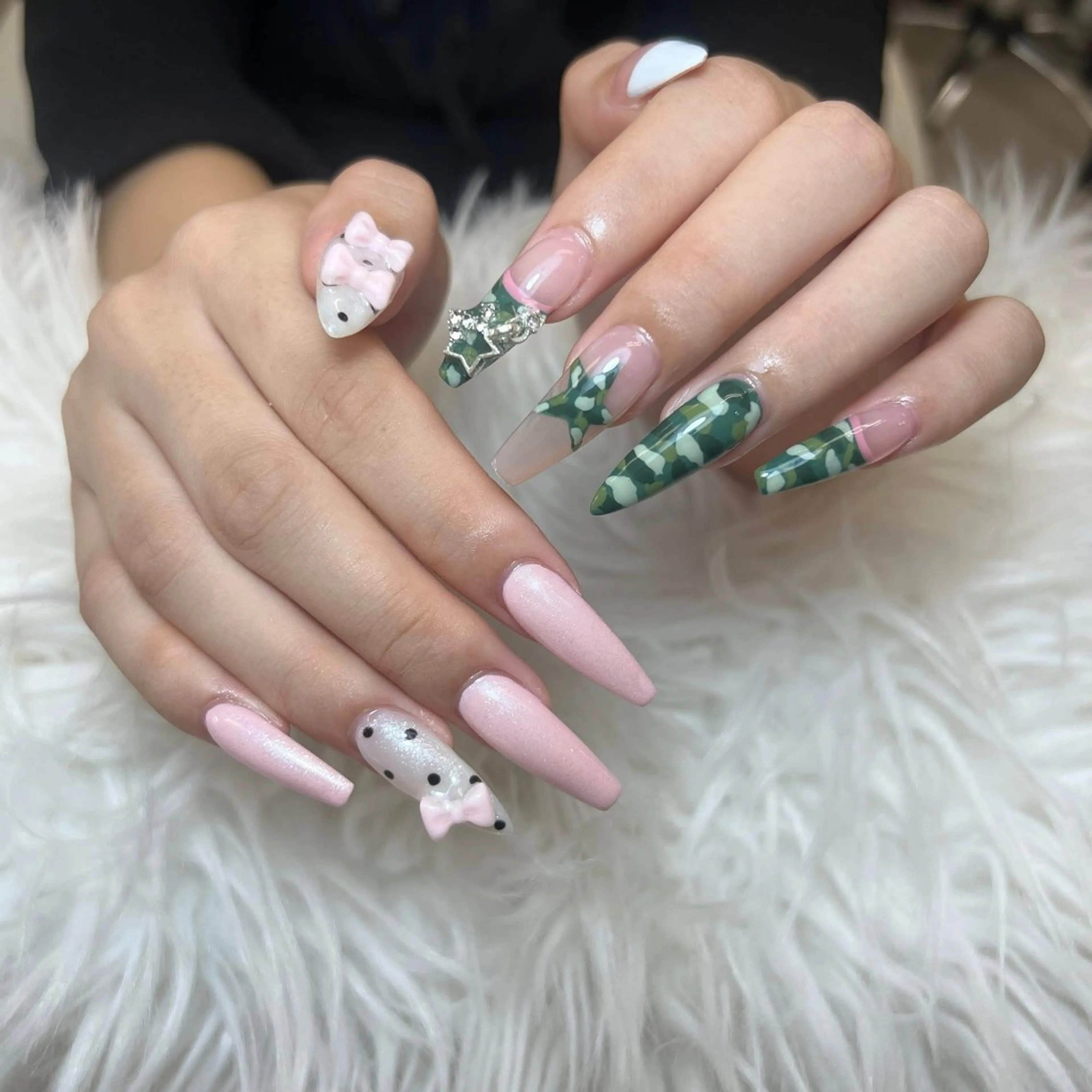 ネイル 長さ出し フレンチネイル 韓国ネイル ロングネイル マグネットネイル ハンドネイル Lee _nailのネイルデザイン