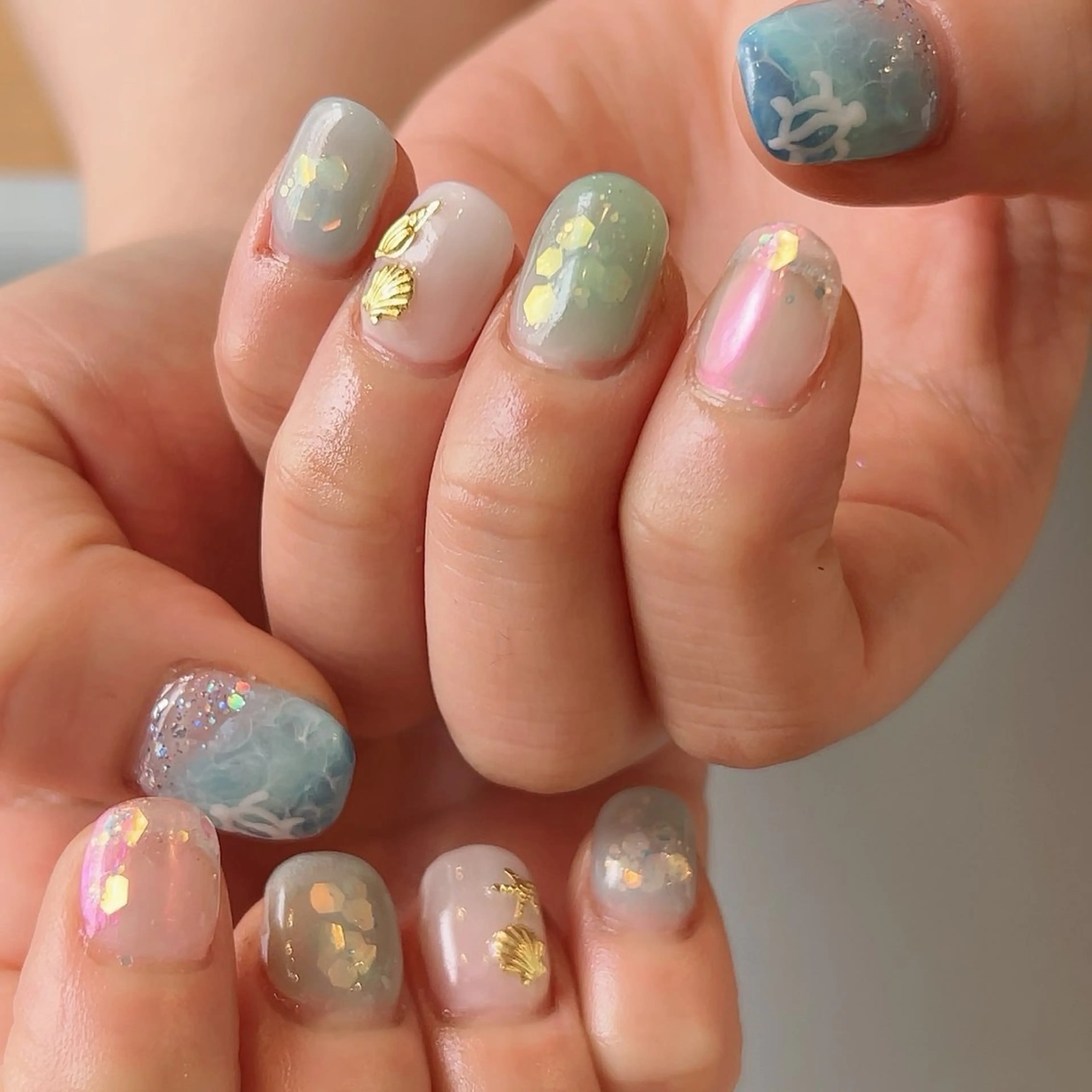 ネイル オーロラネイル 夏ネイル SUZUKI Mのネイルデザイン