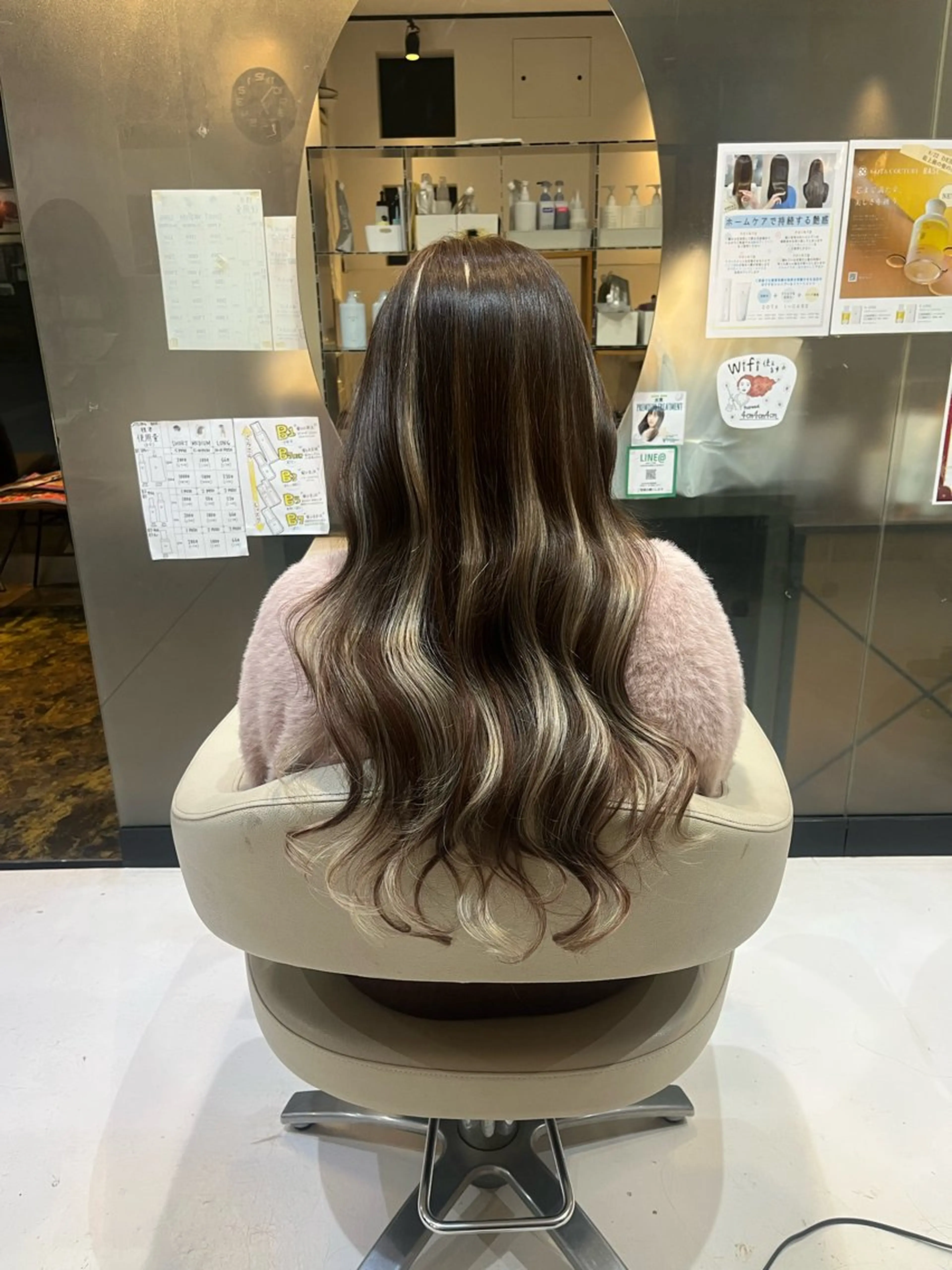 セミロング 野村 奈里亜のヘアスタイル