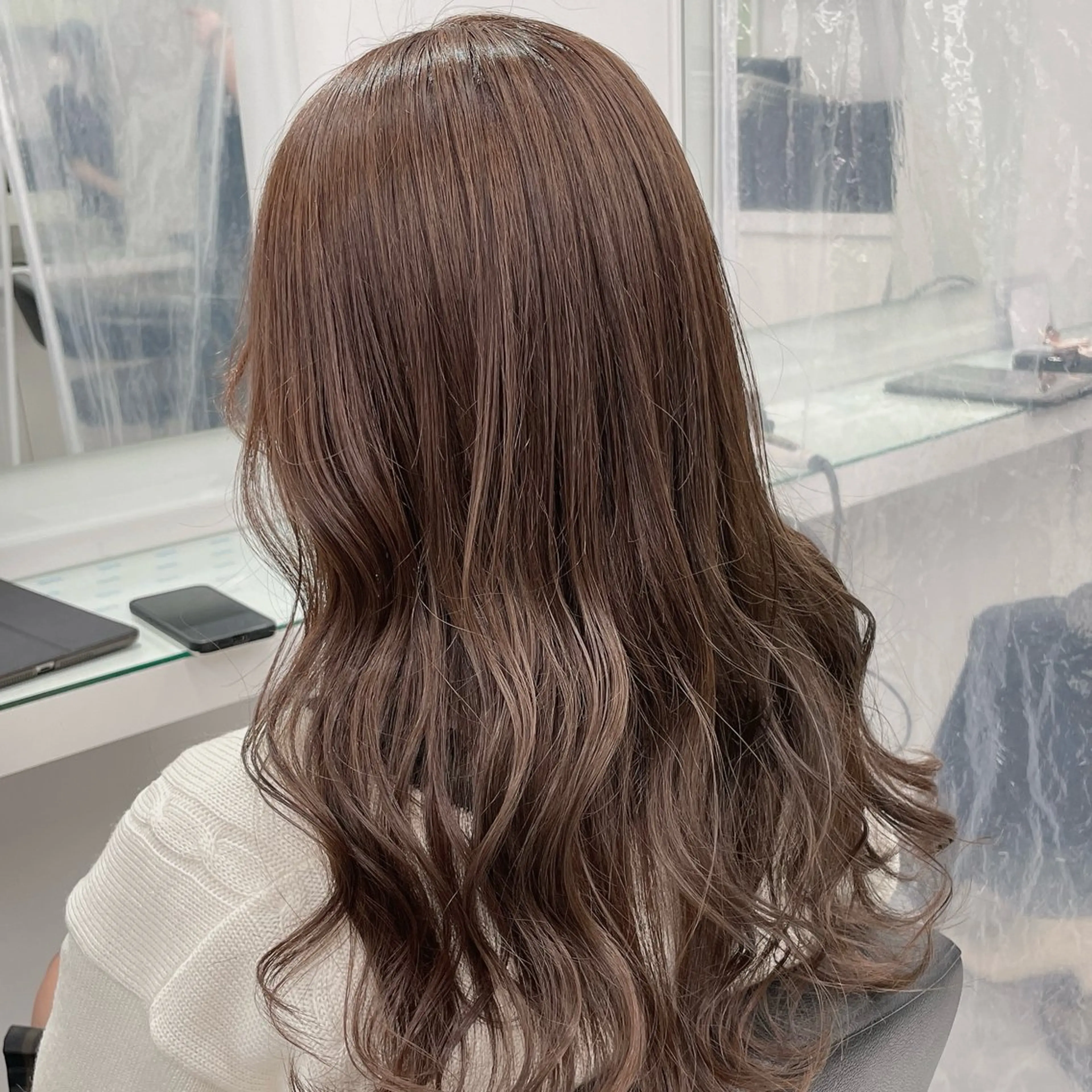 ロング カラー ヘアアレンジ カット ヘアカラー トリートメント ヘアセット 透け上品ハイトーン 職人ゆうと🤍のヘアスタイル