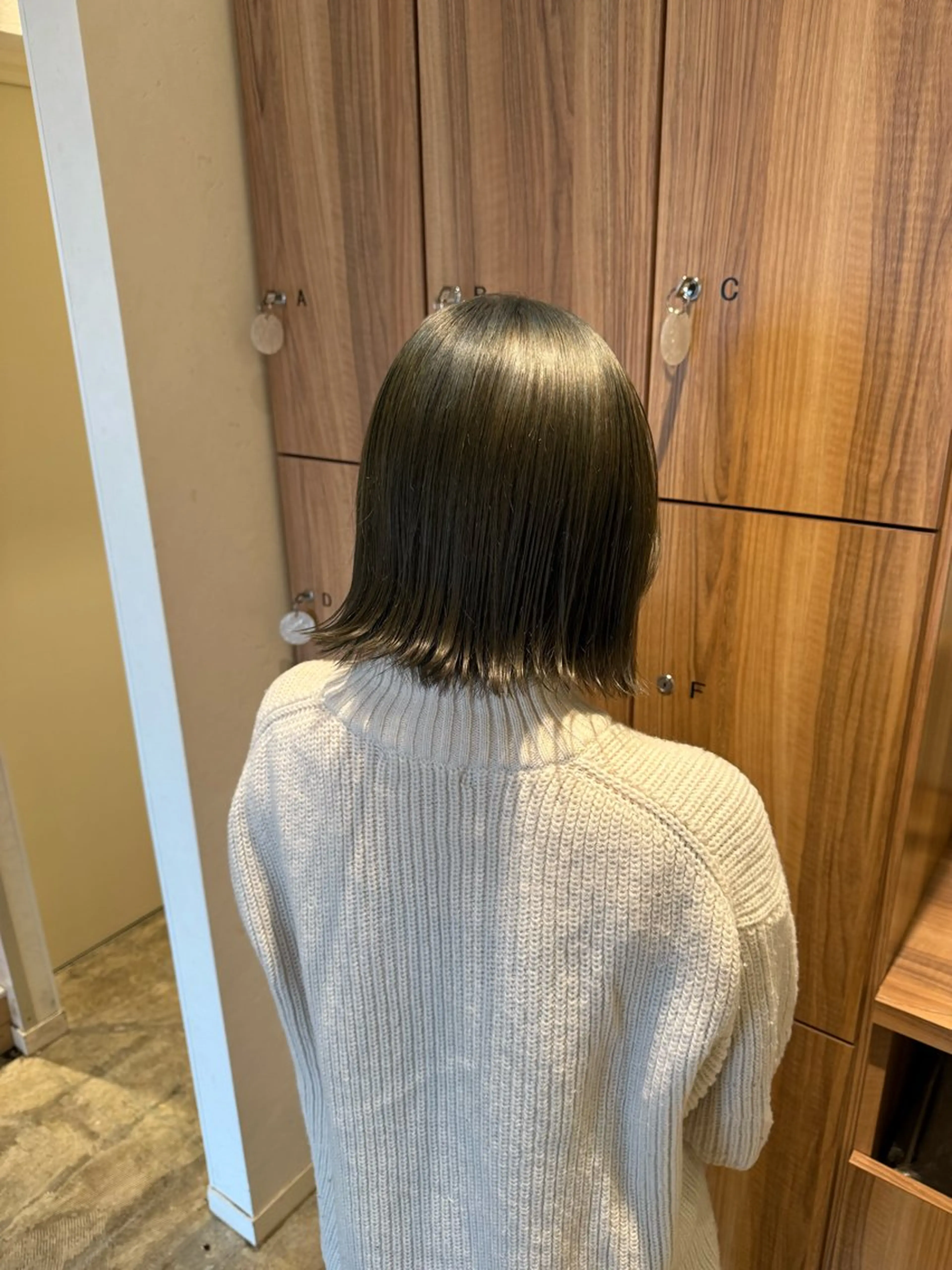 ショート カラー 小宮山 桃加のヘアスタイル