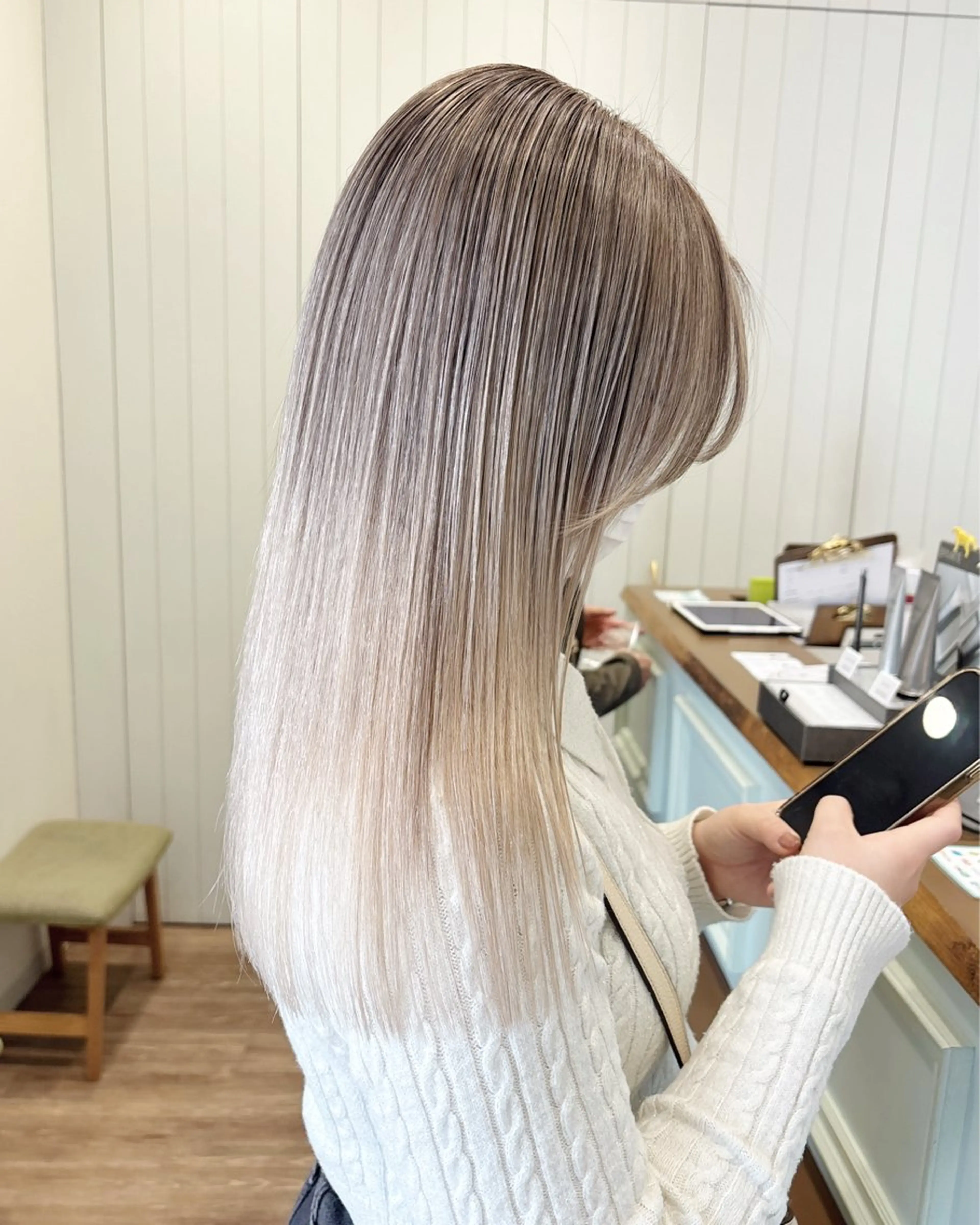 セミロング カラー ブリーチ ケアブリーチ ハイトーンカラー ケアブリーチ 坪井佑樹のヘアスタイル