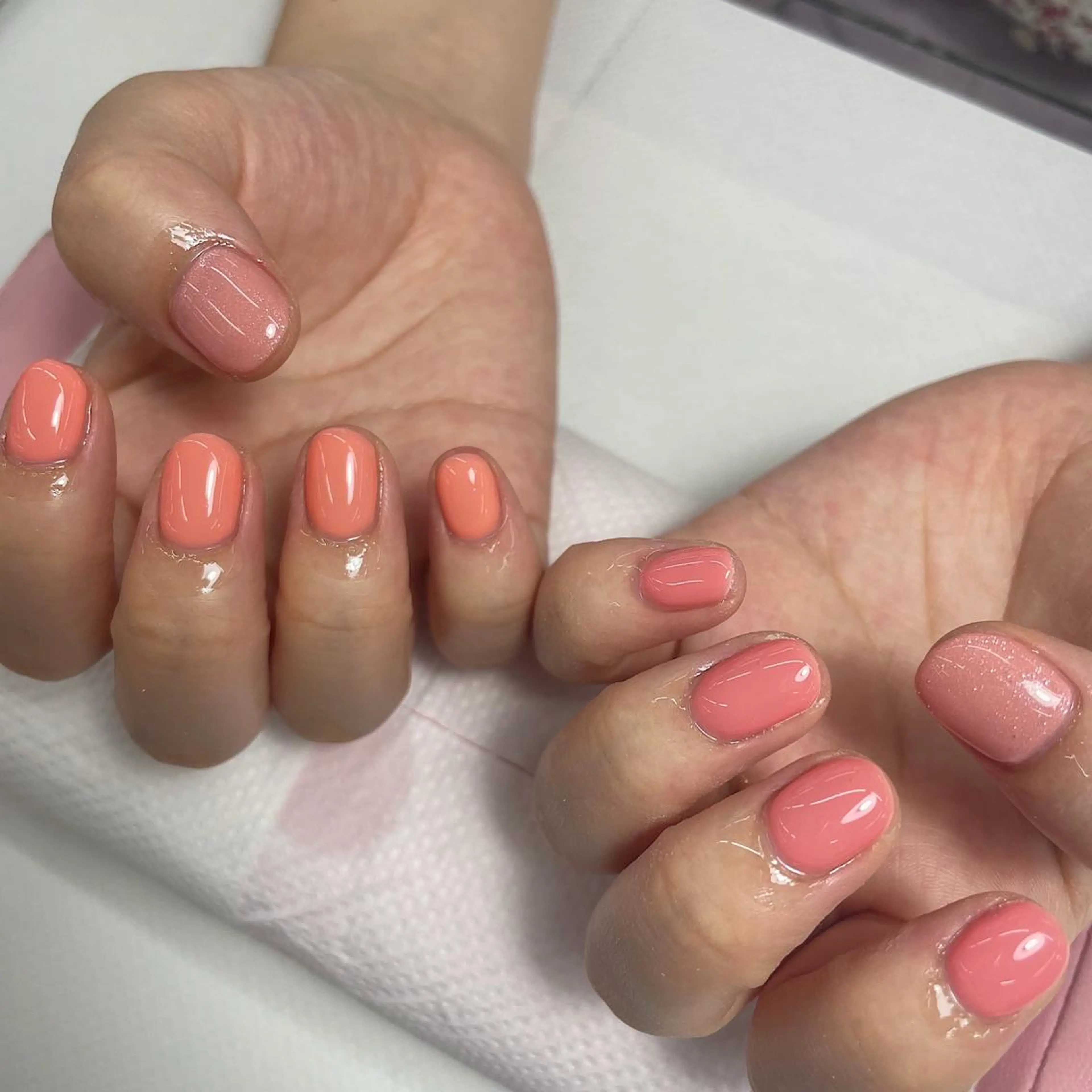 ネイル オレンジ ピンク ハンドネイル 【MAXKELLY】 ᴋᴀɴᴀᴍɪ🫧のネイルデザイン